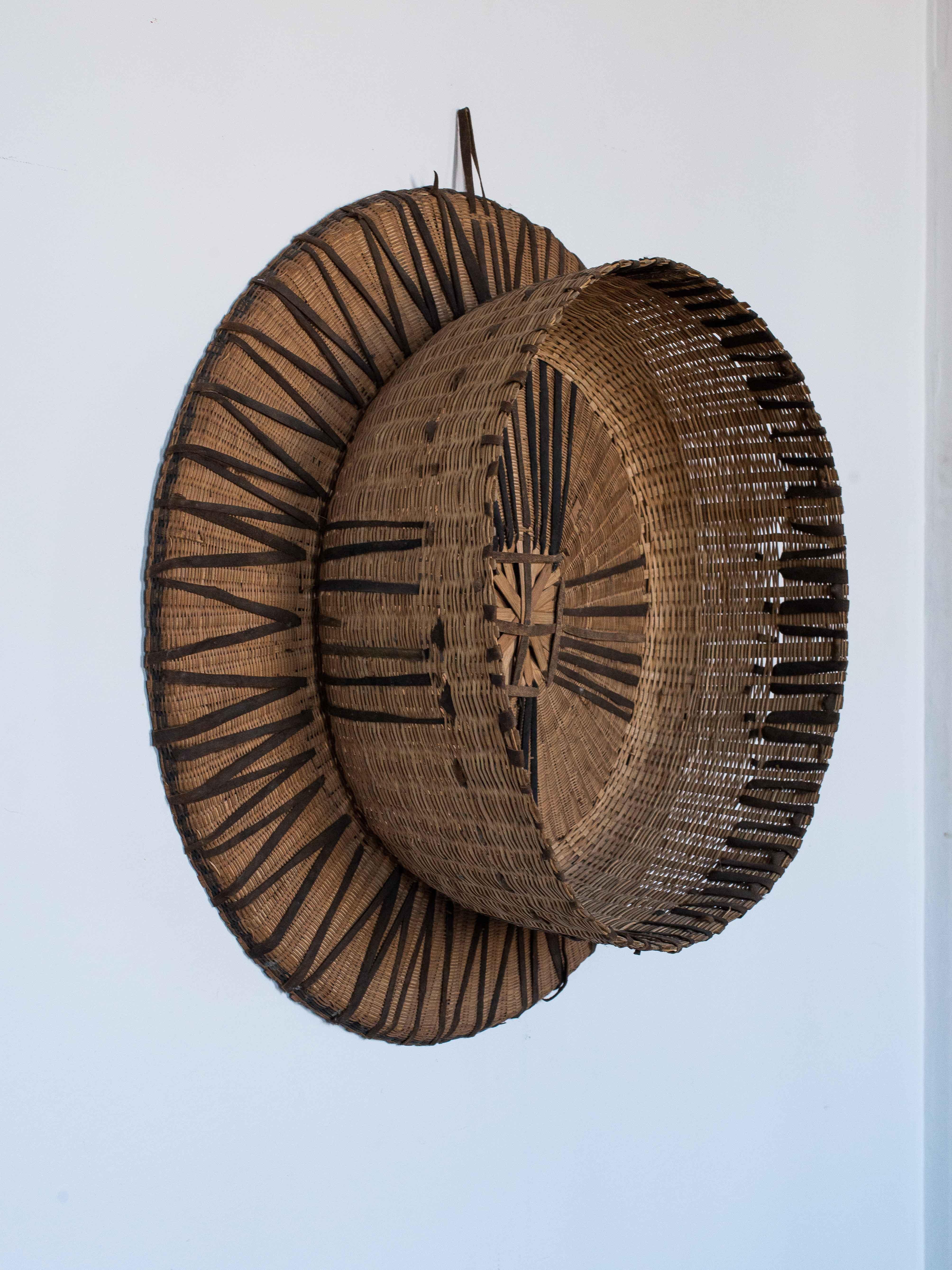 Very Large Wall Basket, Straw and Leather, African Folk Art 1970 For Sale 1