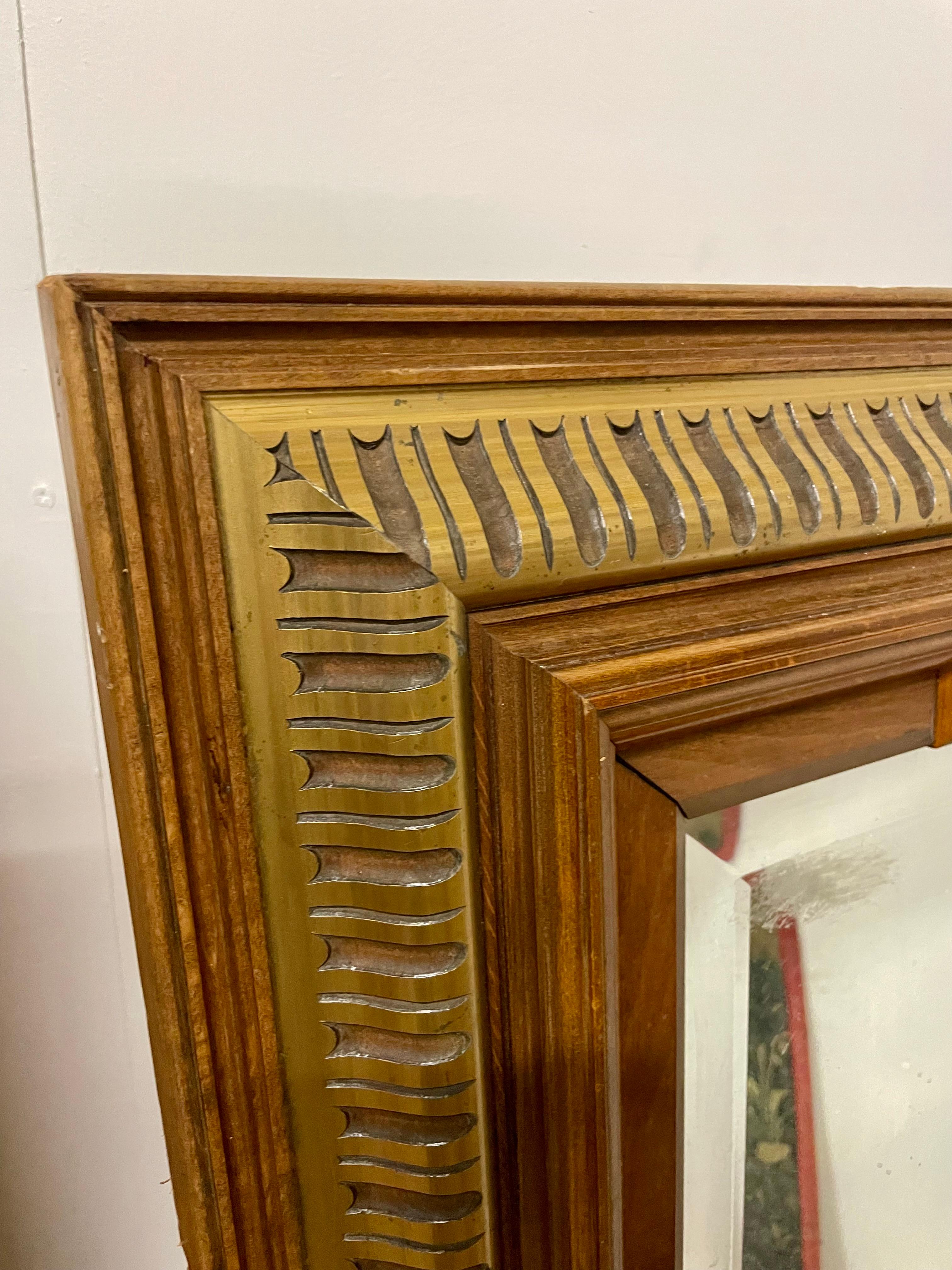 Espejo de pared decorativo de nogal y paquetería dorada Nogal en venta