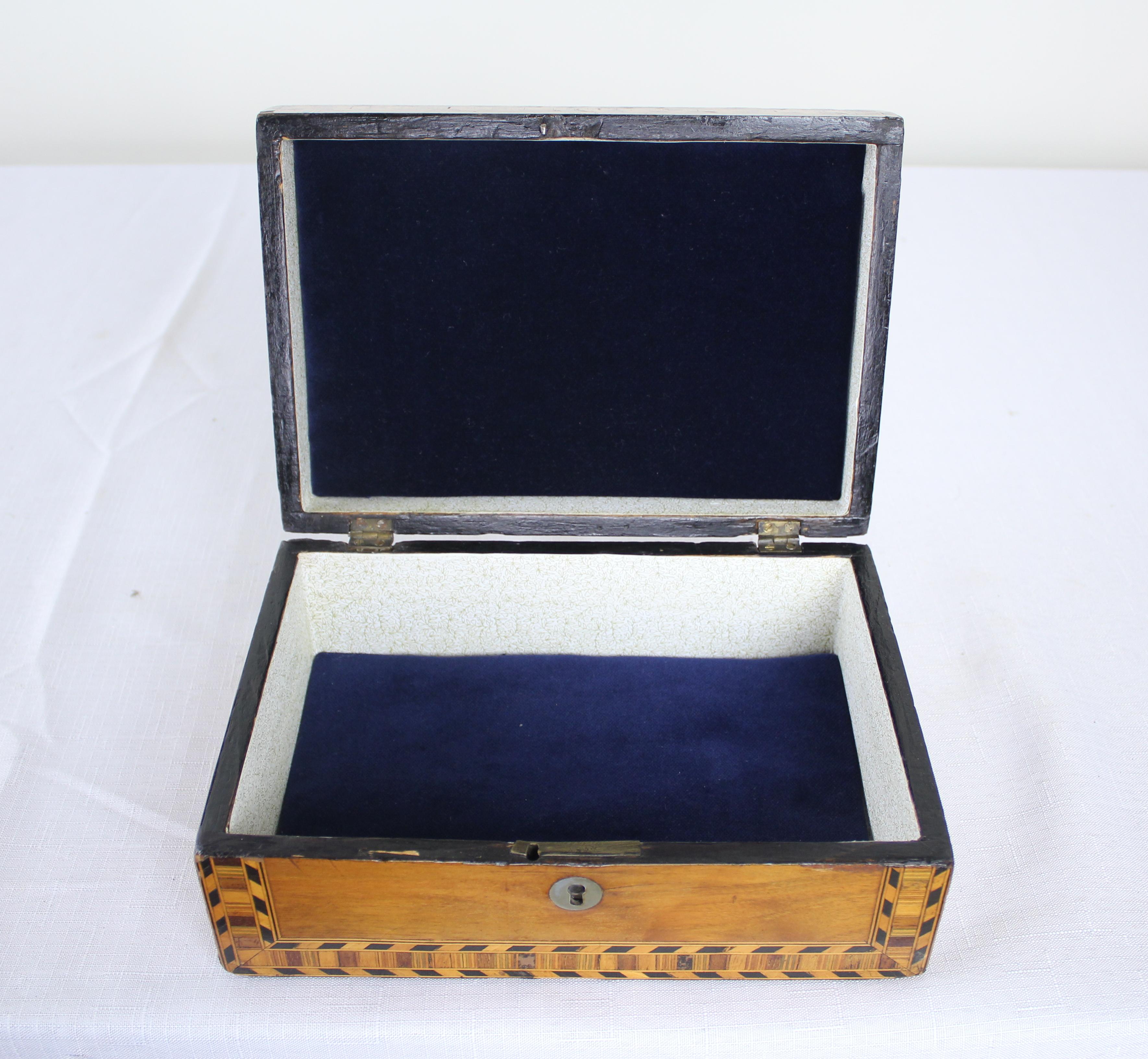 Inlay Decorative Walnut Tumbridgeware Box