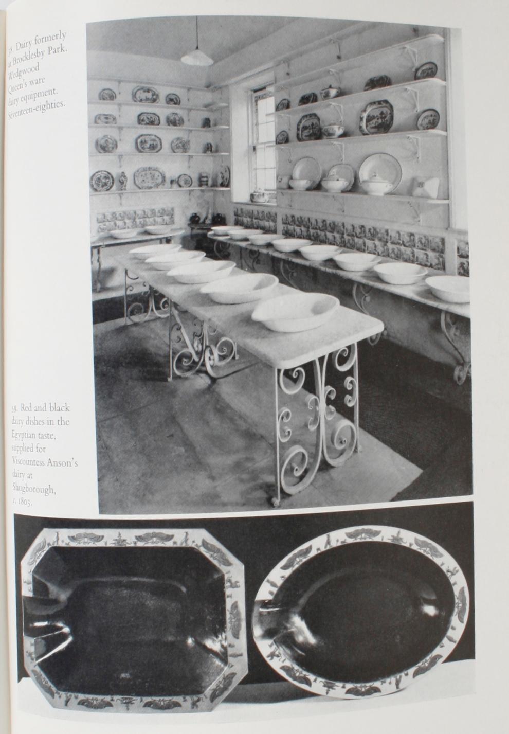 Wedgwood decorativa por Alison Kelly, 1ª edición en Bueno estado para la venta en valatie, NY