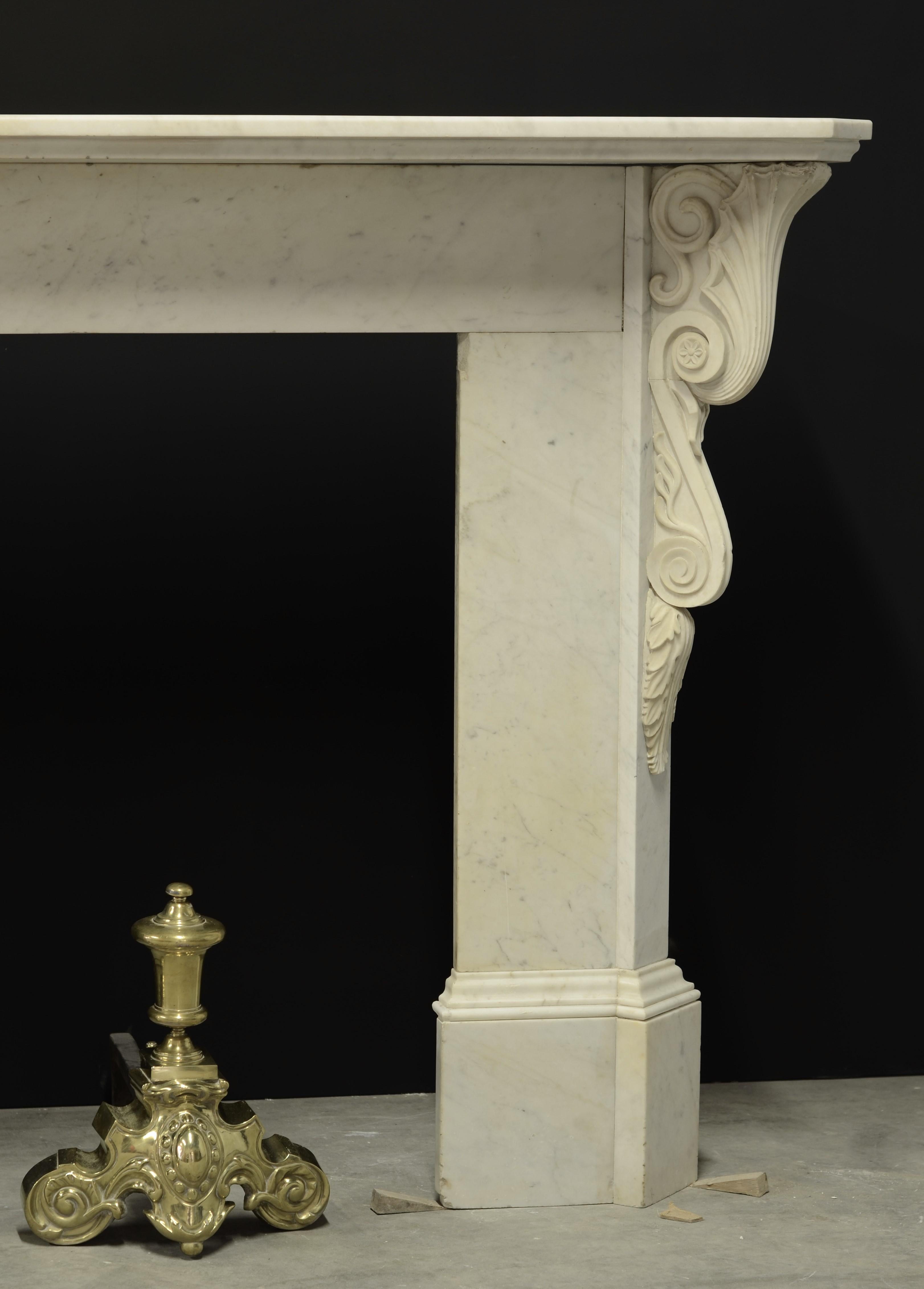 Decorative White Marble Fireplace Mantel In Good Condition In Haarlem, Noord-Holland