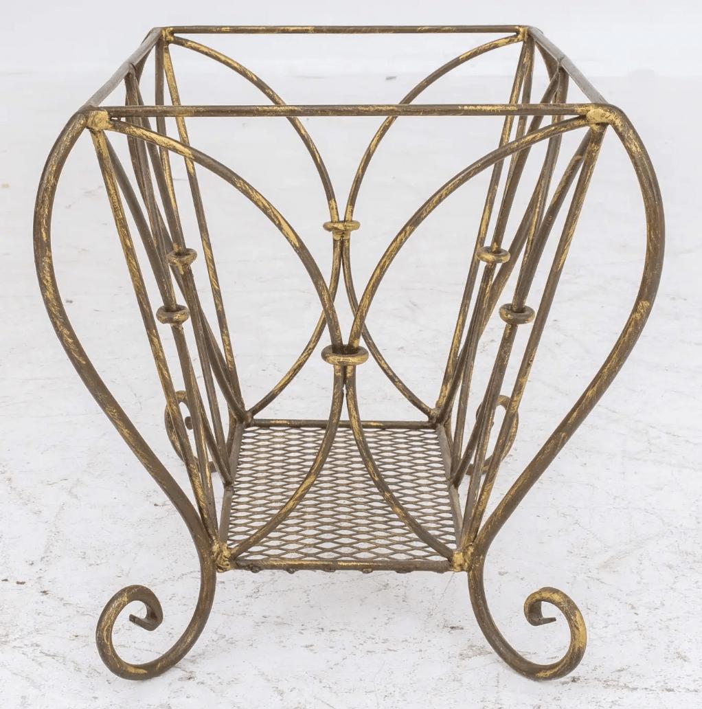 Decorative Wire Magazine Holder In Excellent Condition For Sale In New York, NY