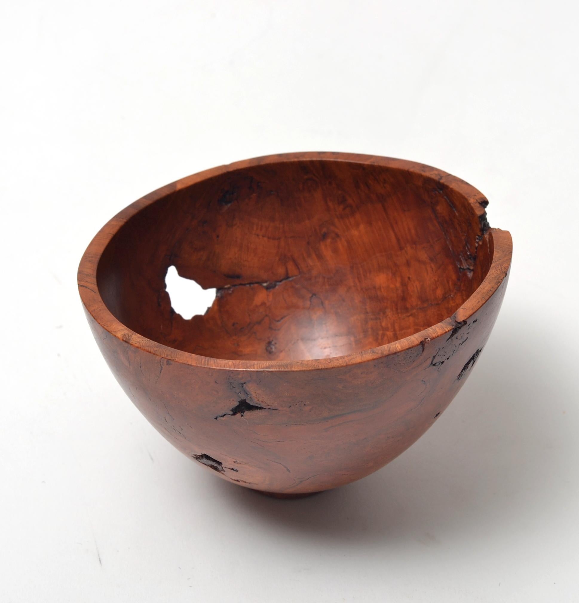 Decorative Wooden Bowl by Dustin Coates (Arts and Crafts) im Angebot