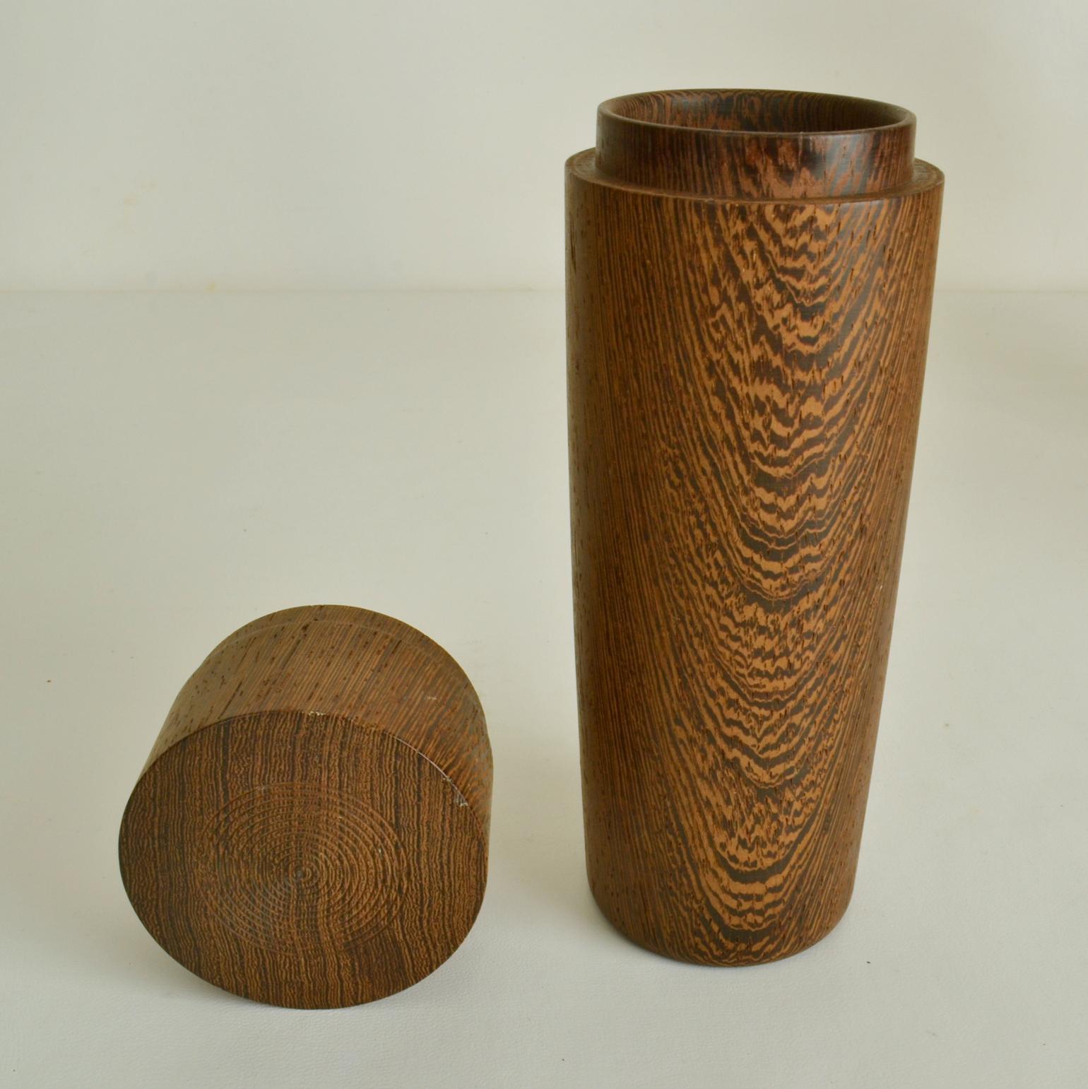 Cajas de Baratijas de Madera Decorativas Torneadas a Mano finales del siglo XX en venta
