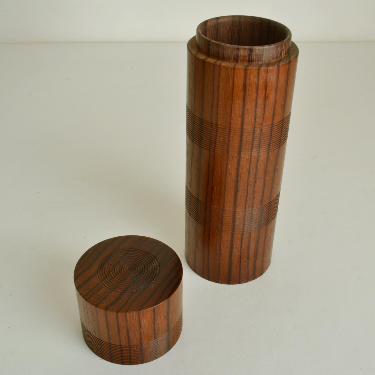 Cajas de Baratijas de Madera Decorativas Torneadas a Mano en venta 1