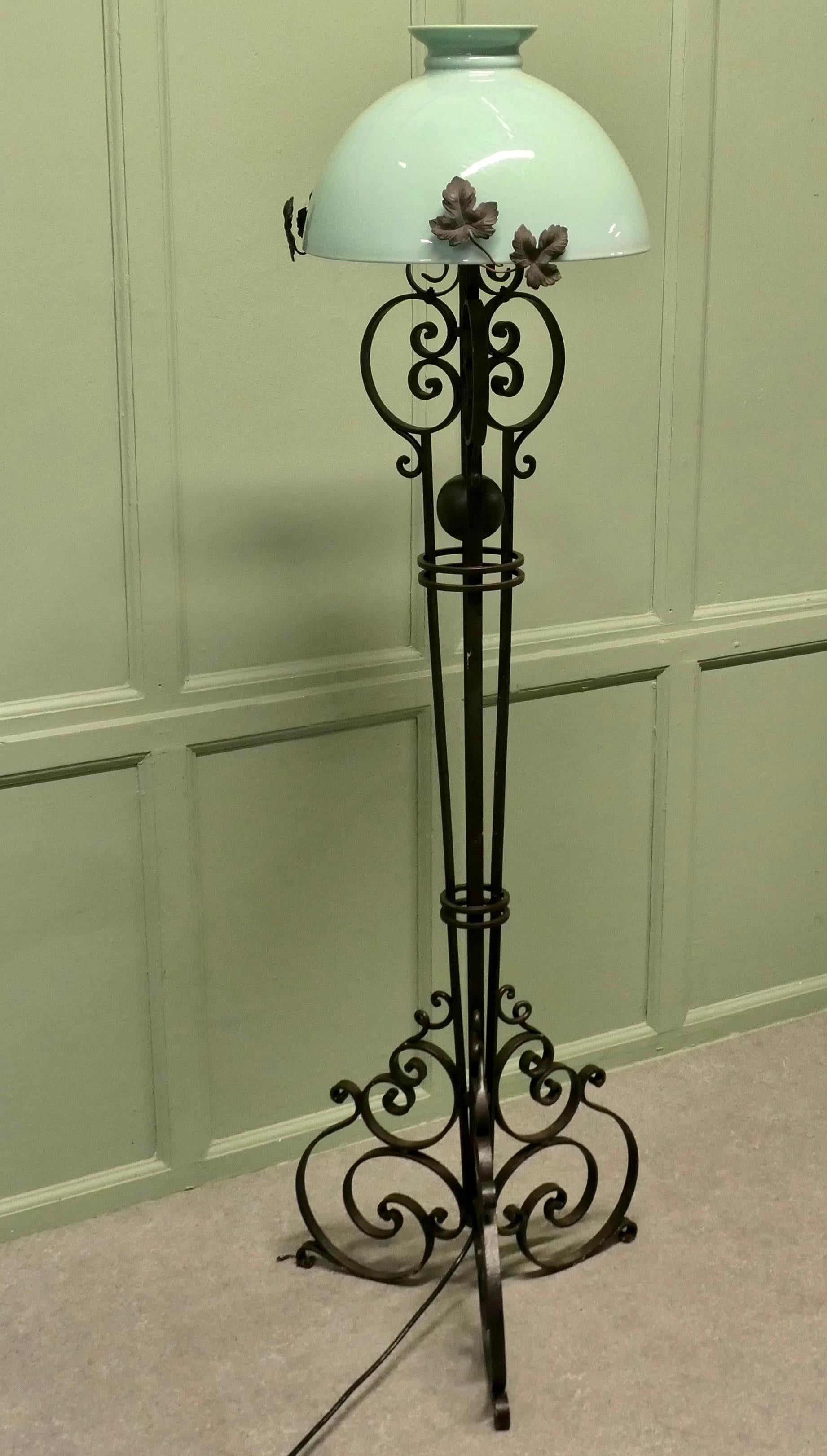 Lampadaire décoratif en fer forgé en vente 1