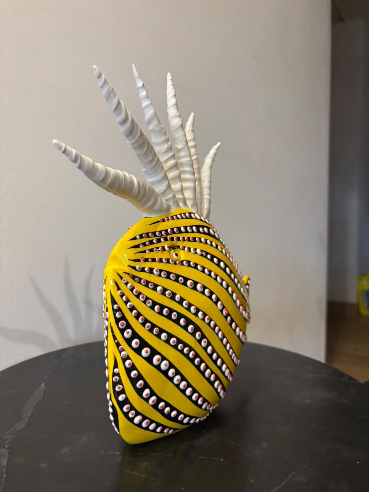 Design/One en céramique décorative en forme de poisson. Fabriqué à la main en Italie. Sur mesure. 2025 en vente 2