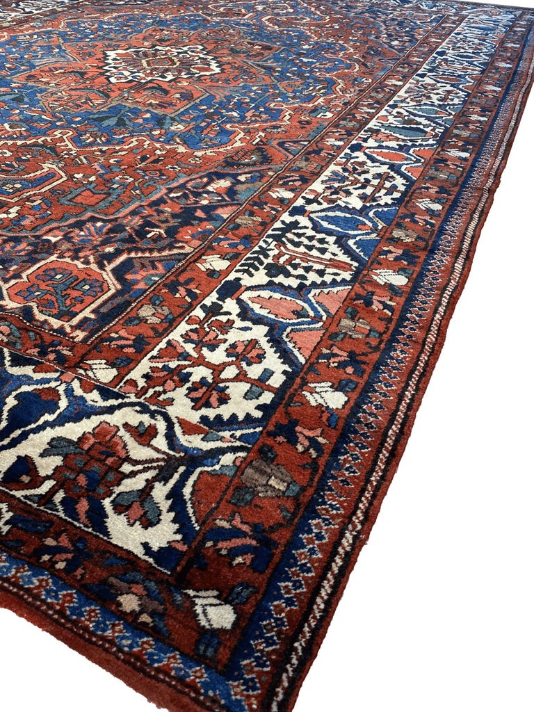 Antique Persian Bakhtiari Rug – Timeless Masterpiece 8'6