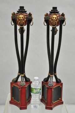 Dekorateur Empire Regency-Stil Rot- und Schwarze Metall-Löwen-Kerzenständer im Empire-Regency-Stil - ein Paar