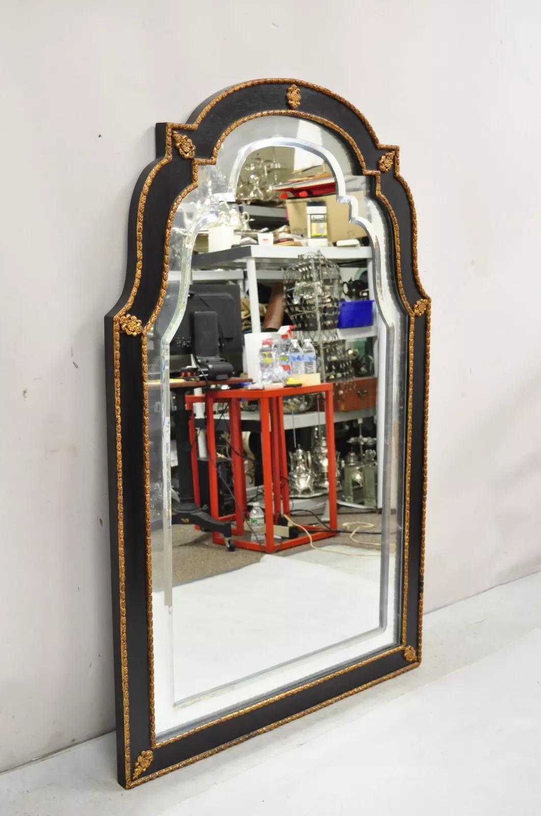 Decorative Venetian Chinoiserie Style Black and Gold Large Trumeau Wall Mirror en vente 3