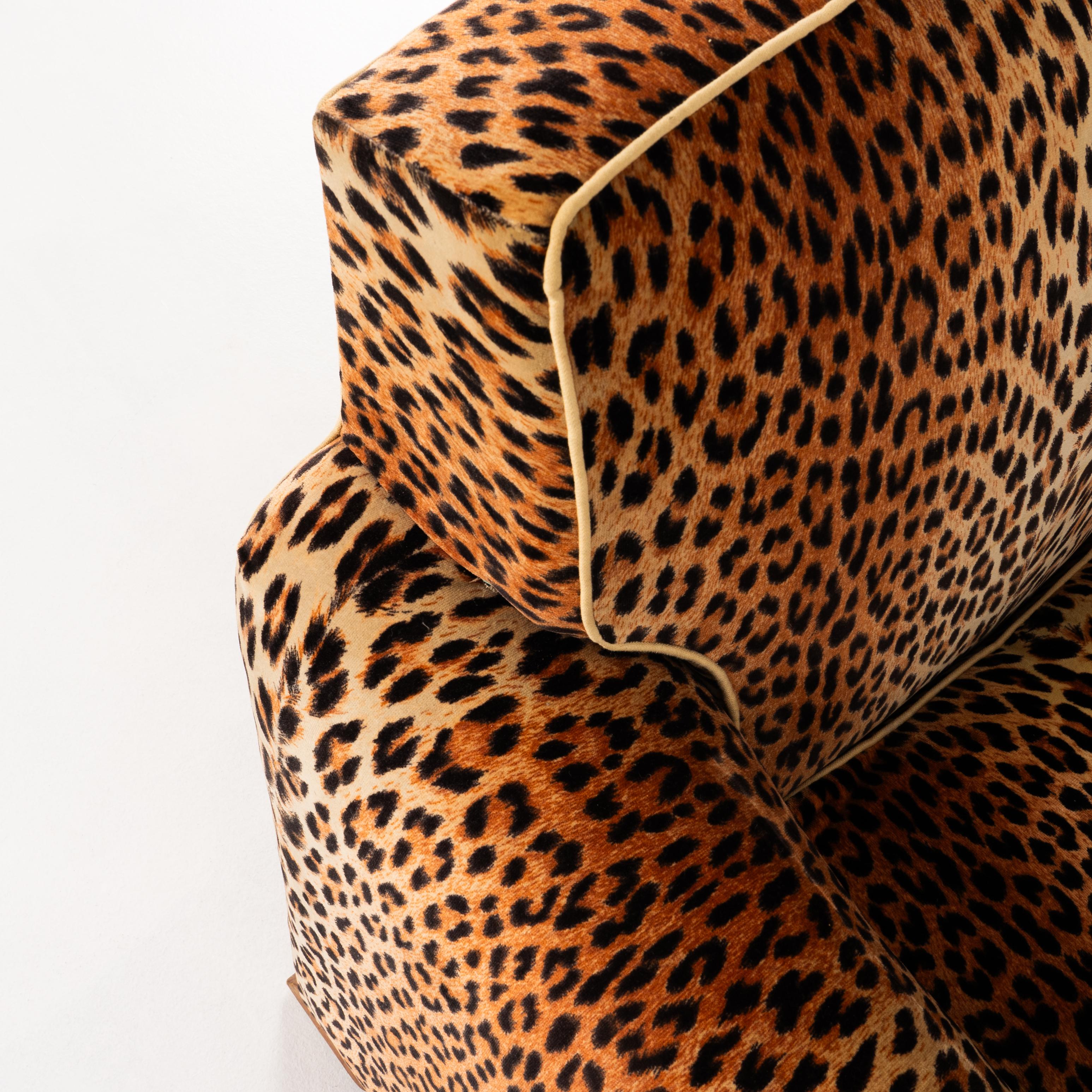 Opera di un decoratore, Coppia di poltrone leopardate, pezzo unico, 1930 2