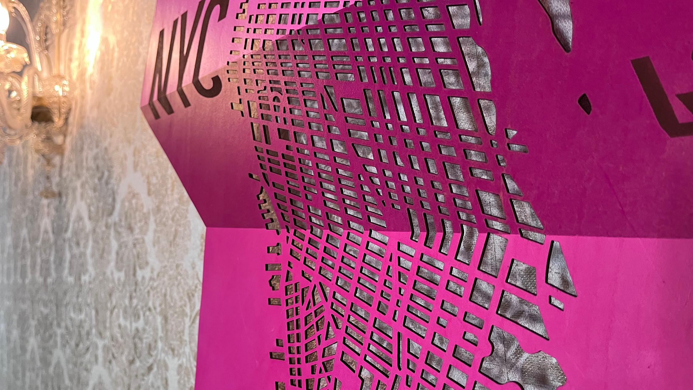 Contemporain Décoration murale en cuir, plan de ville en 3D NY en vente