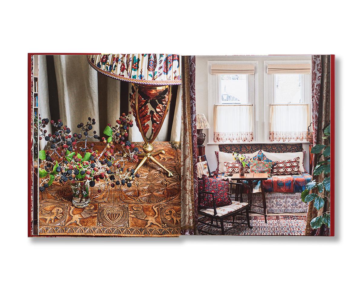 Décors Barbares The Enchanting Interiors Book par Nathalie Farman-Farma en vente 5