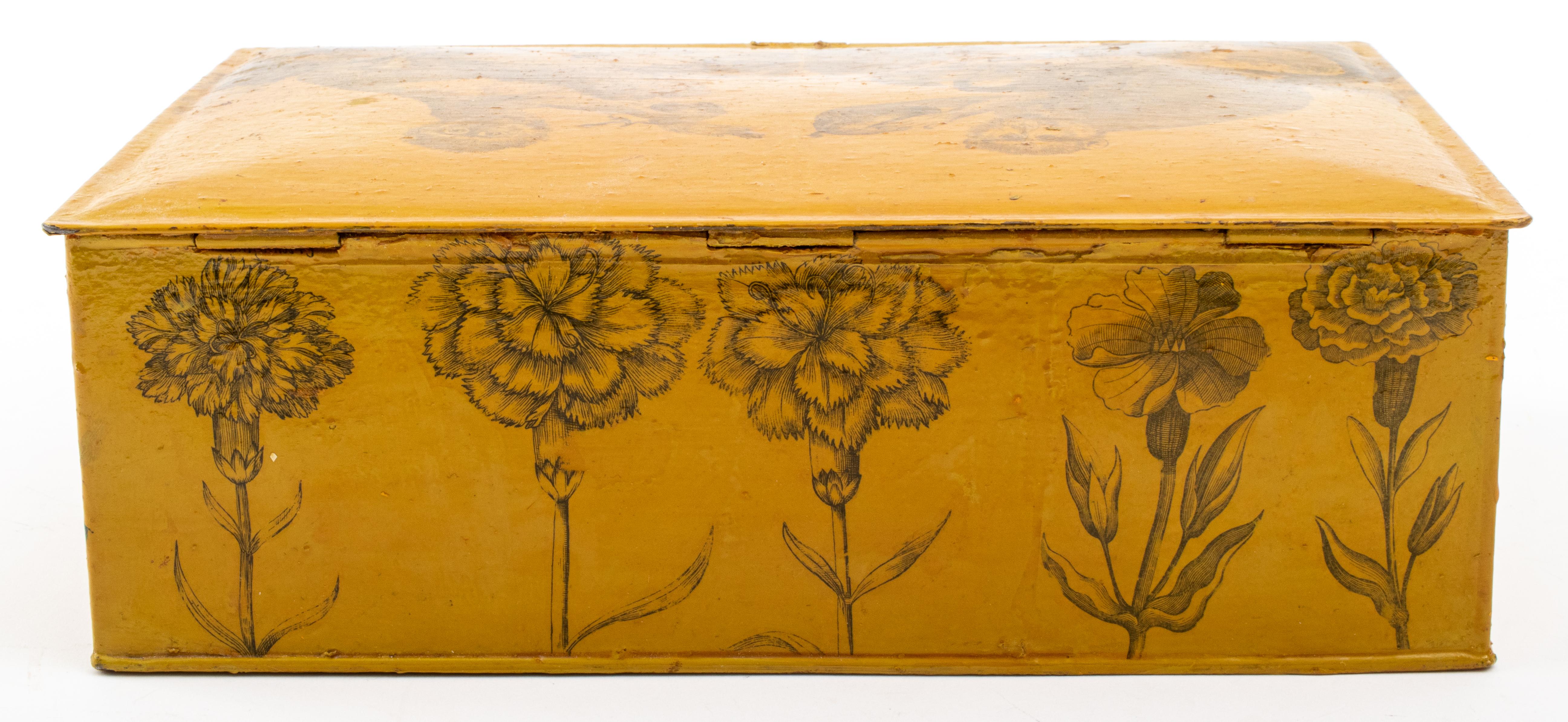 Decoupage-Decorated Painted Casket w/ Monkeys & Flowers For Sale 4