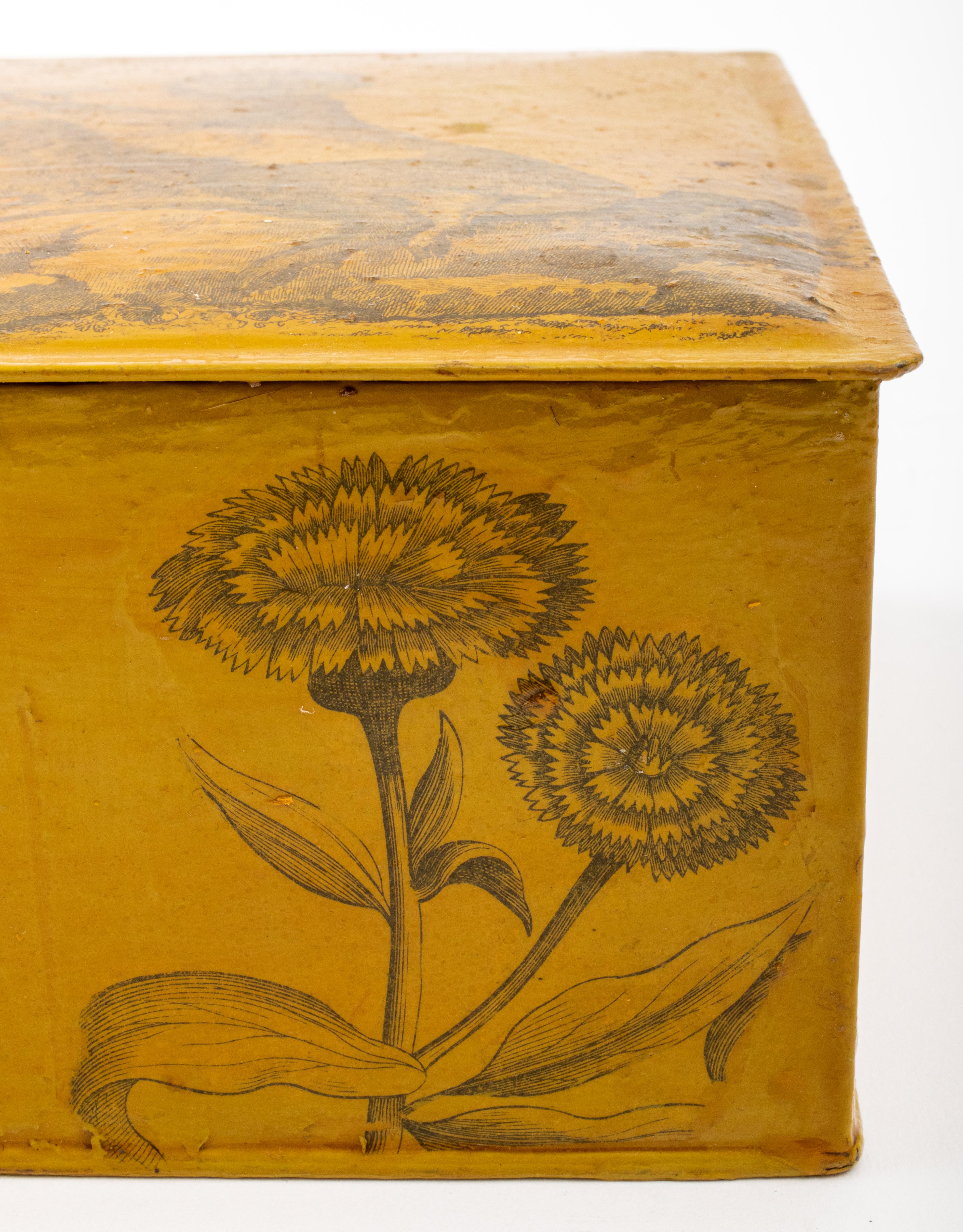 Decoupage-Decorated Painted Casket w/ Monkeys & Flowers In Good Condition For Sale In New York, NY