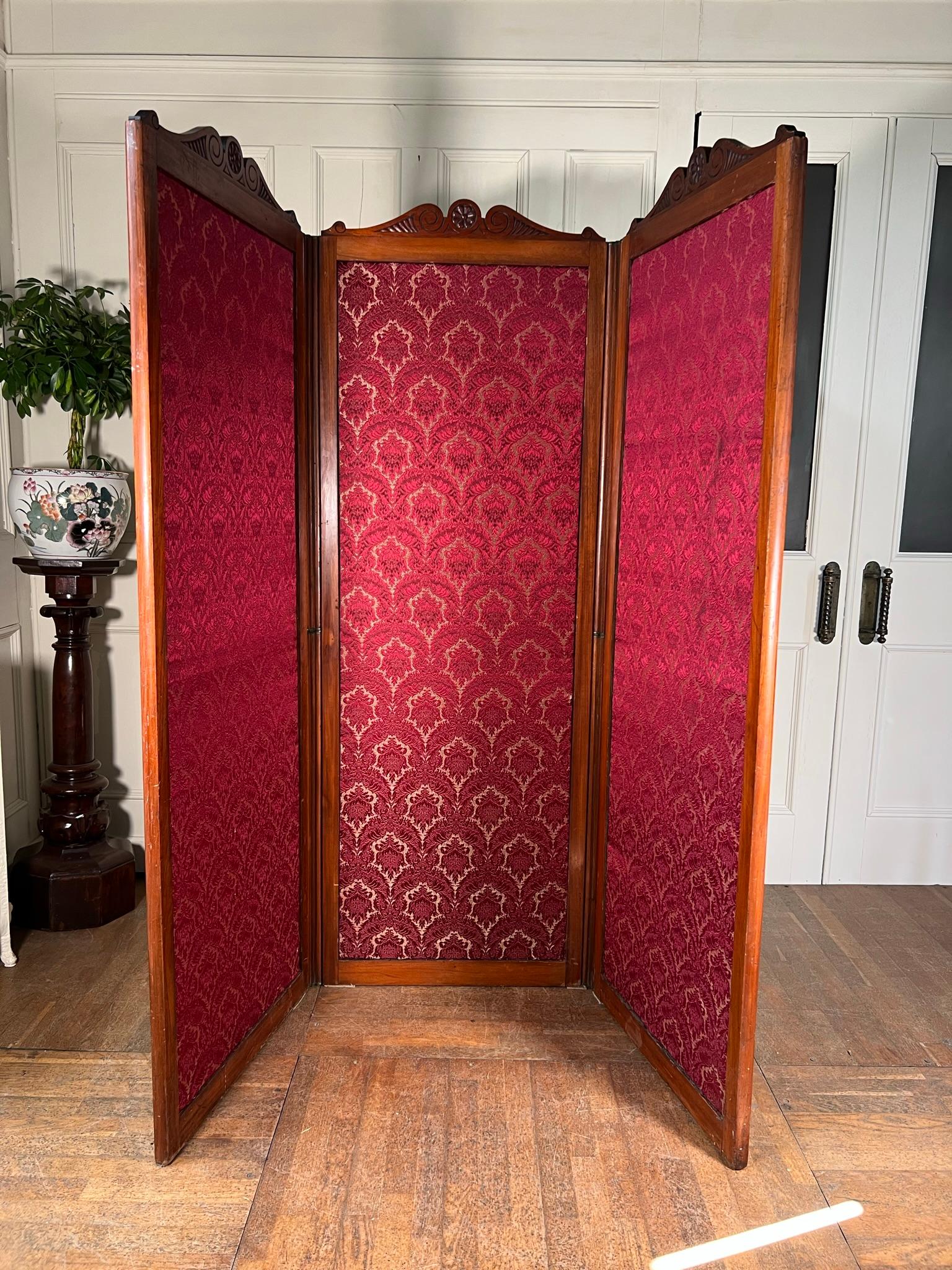 Decoupage Room Screen In Good Condition For Sale In Warrington, GB
