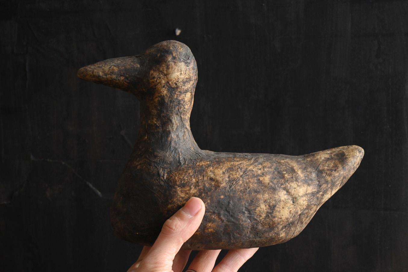 Taisho Décoyés avec du papier japonais ancien attaché/Ornements d'oiseaux/20e siècle en vente