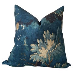 Cuscino Dedar Schwarzwald con imbottitura in piuma d
oca da 22" in Bleu Nuit