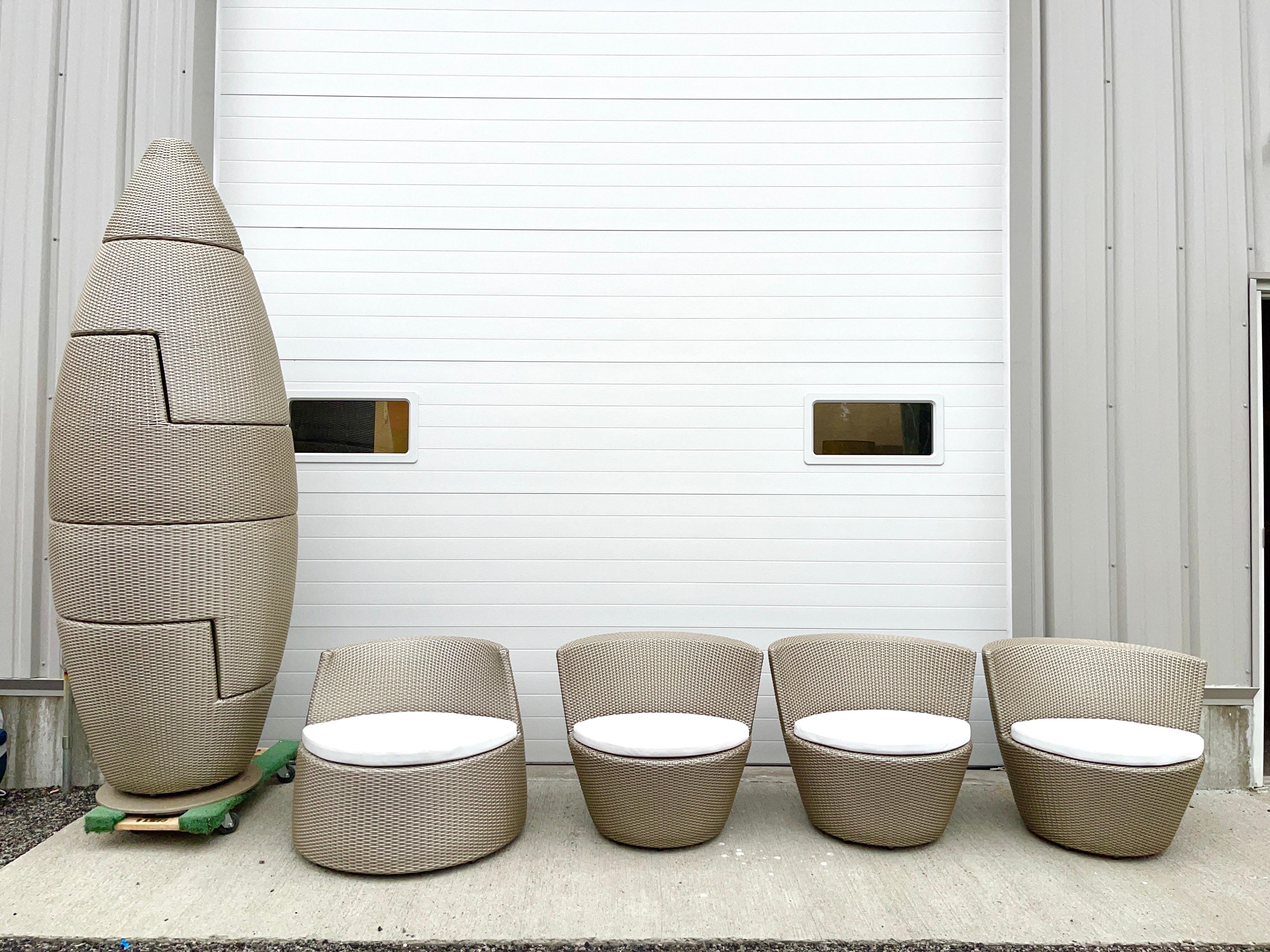 Meubles de jardin empilables Dedon « Obélisque » (x 2) en vente 5