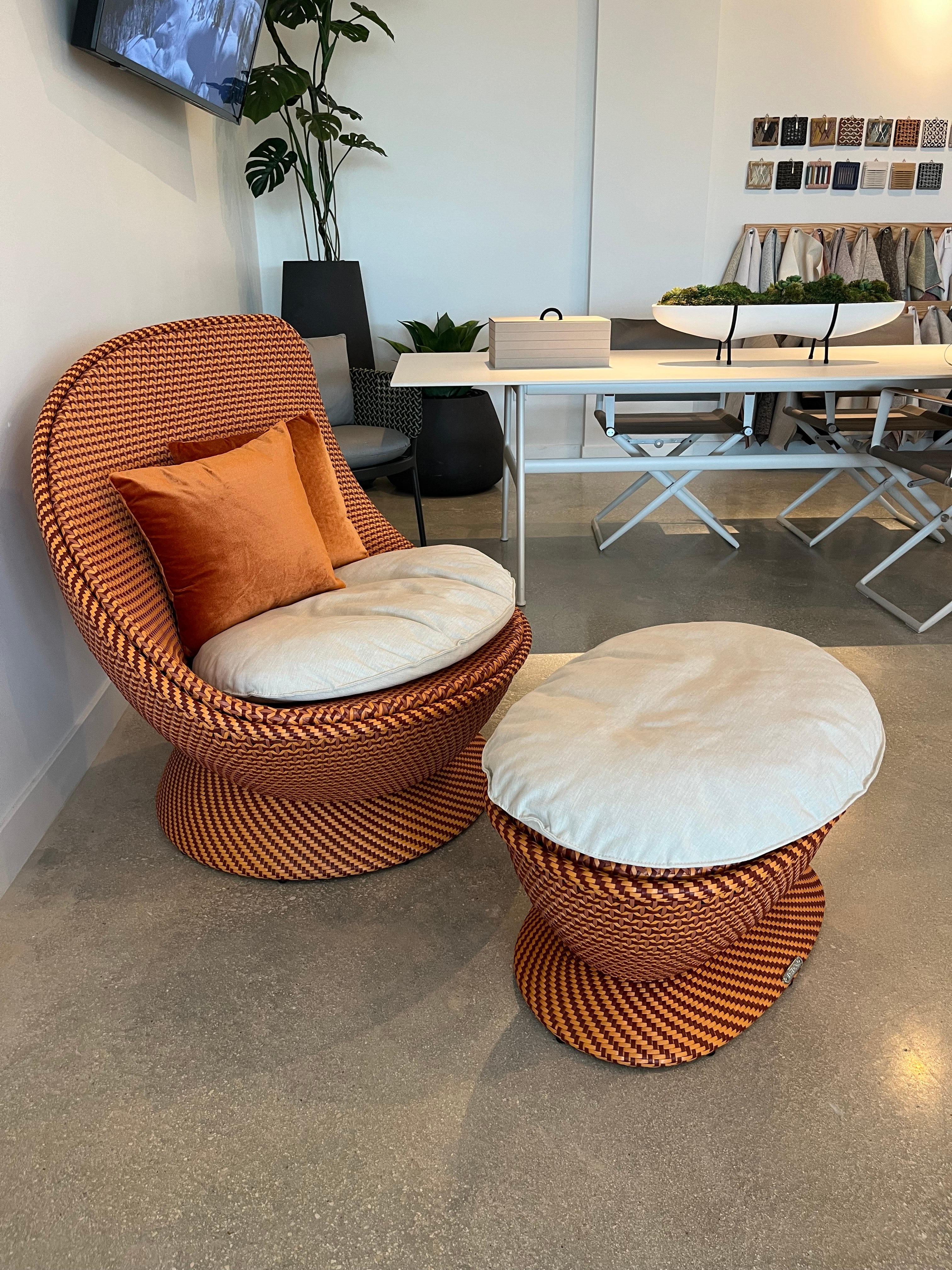 Allemand Chaise longue d'appoint et pouf DEDON Papyon en vente