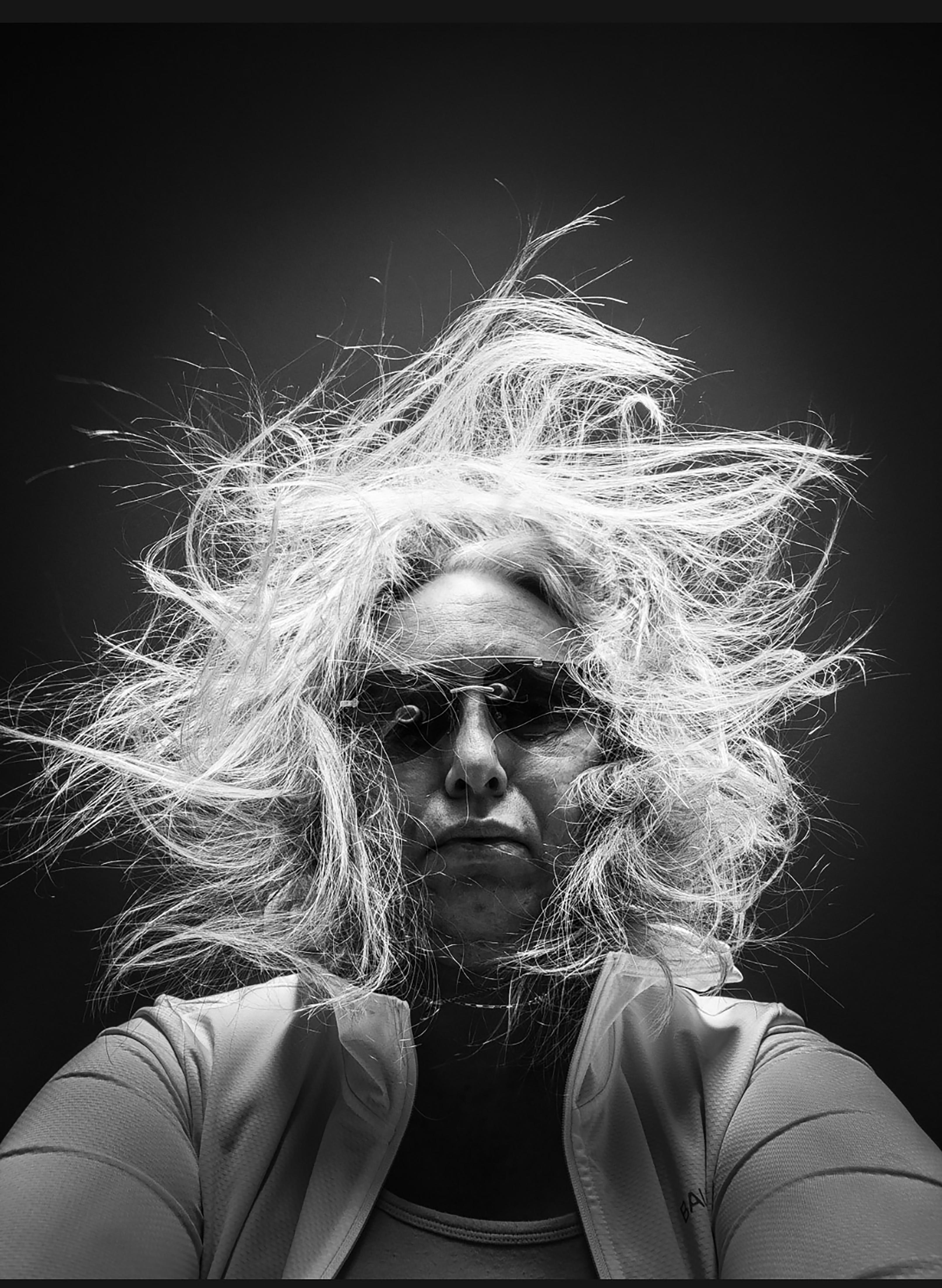 Black and White Photograph di Dee Weingarden - Panico pandemico Distanziamento #6