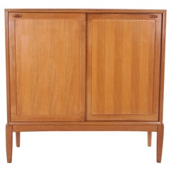 Deens Vintage Teakhouten Highboard Van H.W.Klein Voor Bramin Deens Vintage Teakhouten Highboard Van H.W.Klein Voor Bramin