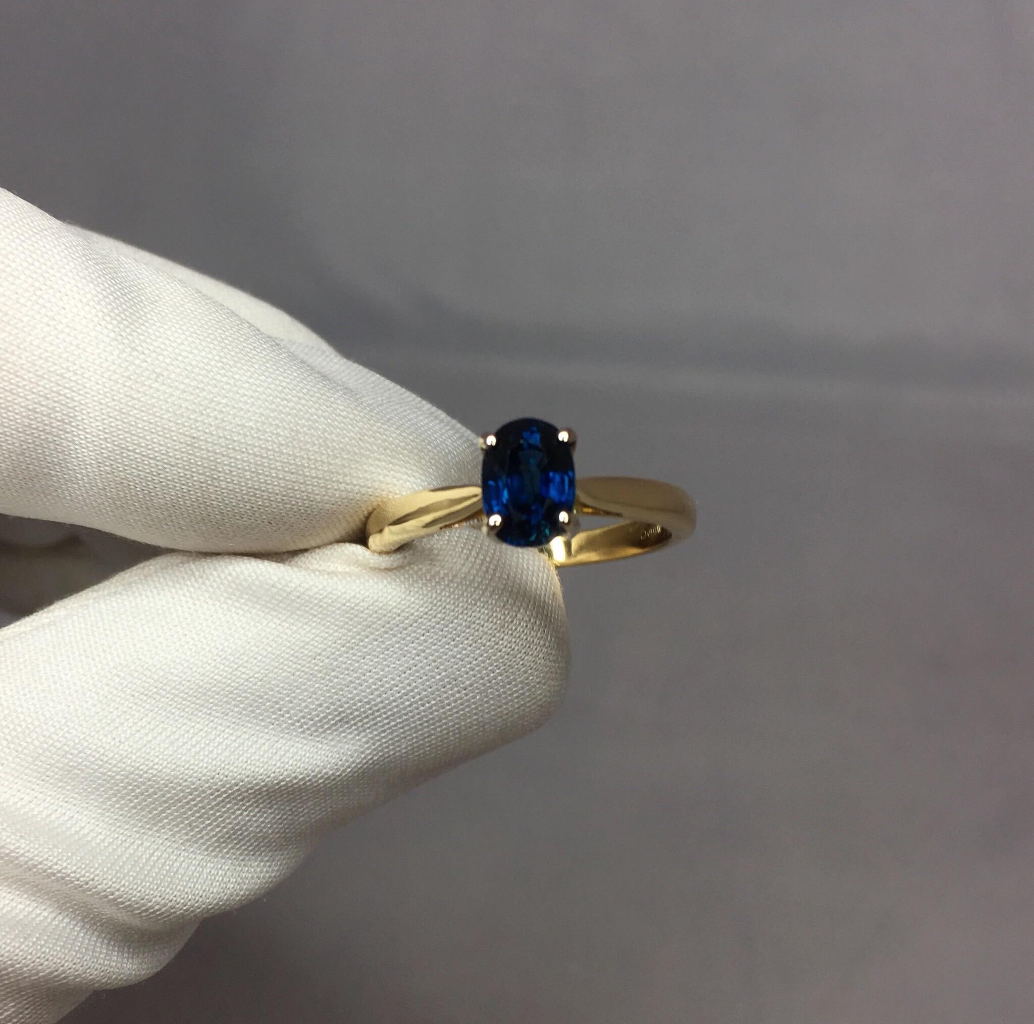 Women's or Men's Deep Blue 1.25 Carat Sapphire Solitaire 18 Karat Mixed Gold Solitaire Ring