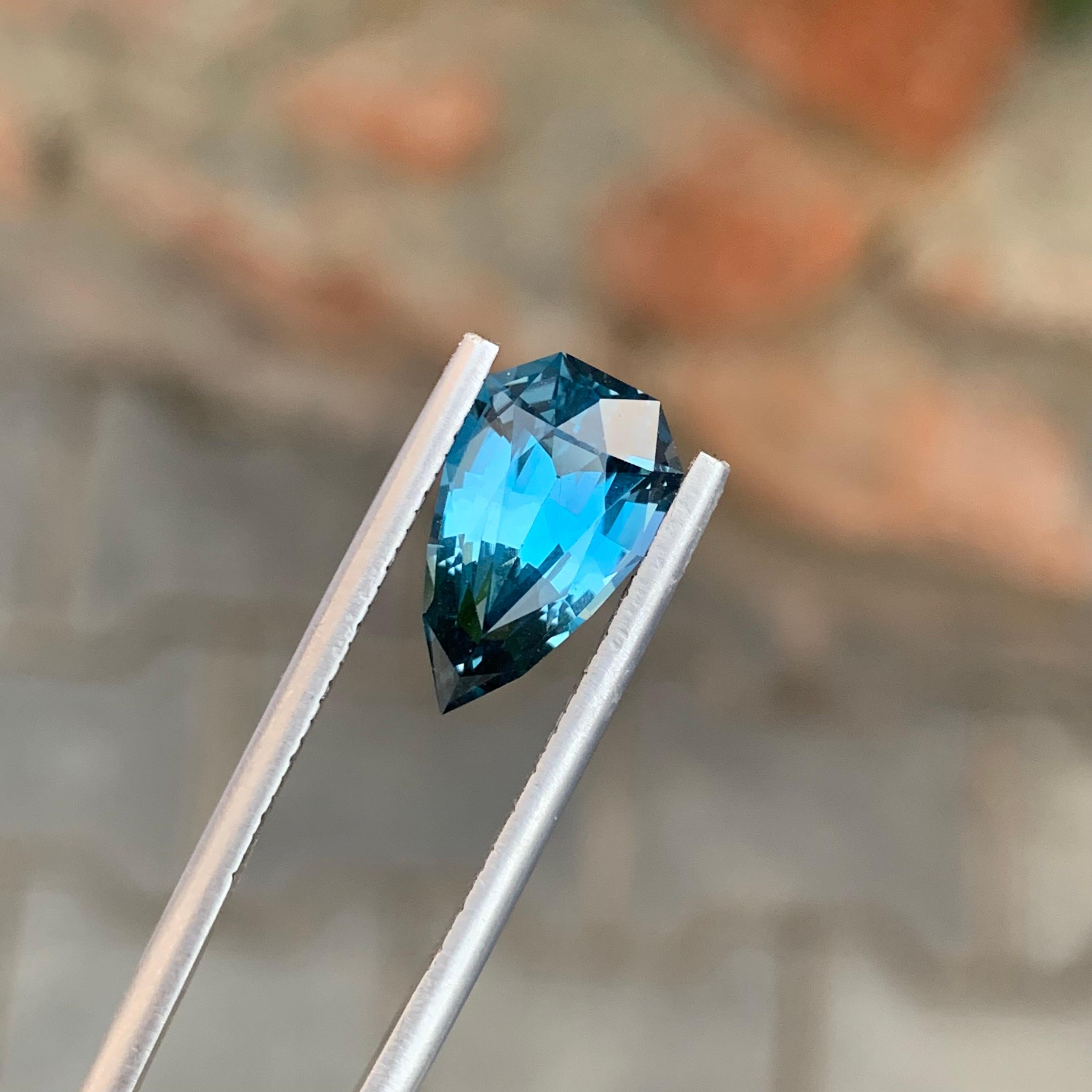 Women's or Men's Deep Blue 4.05 Carat Stunning Loose London Blue Topaz Pear Shape Gemstone For Sale