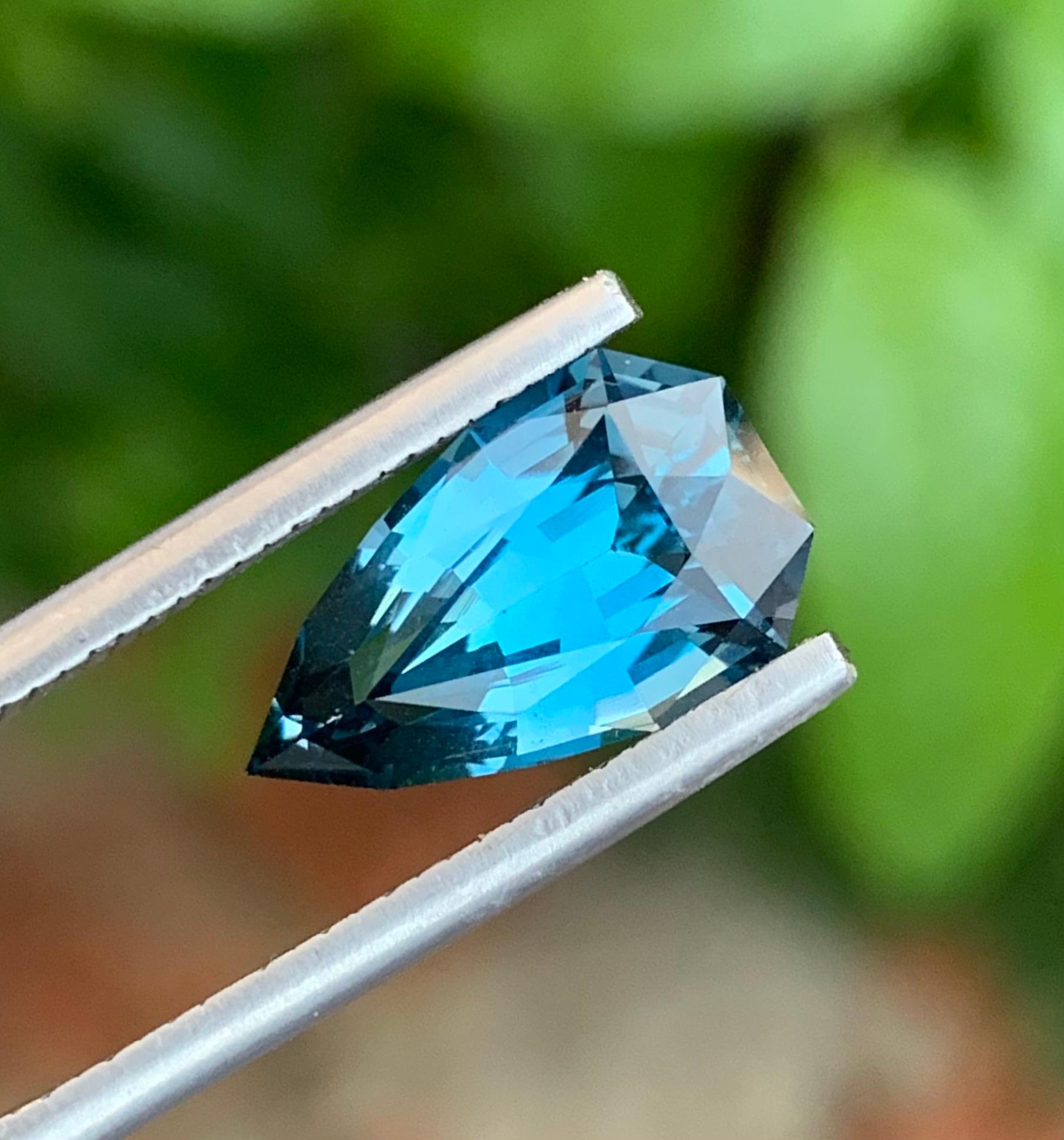 Deep Blue 4.05 Carat Stunning Loose London Blue Topaz Pear Shape Gemstone For Sale 3