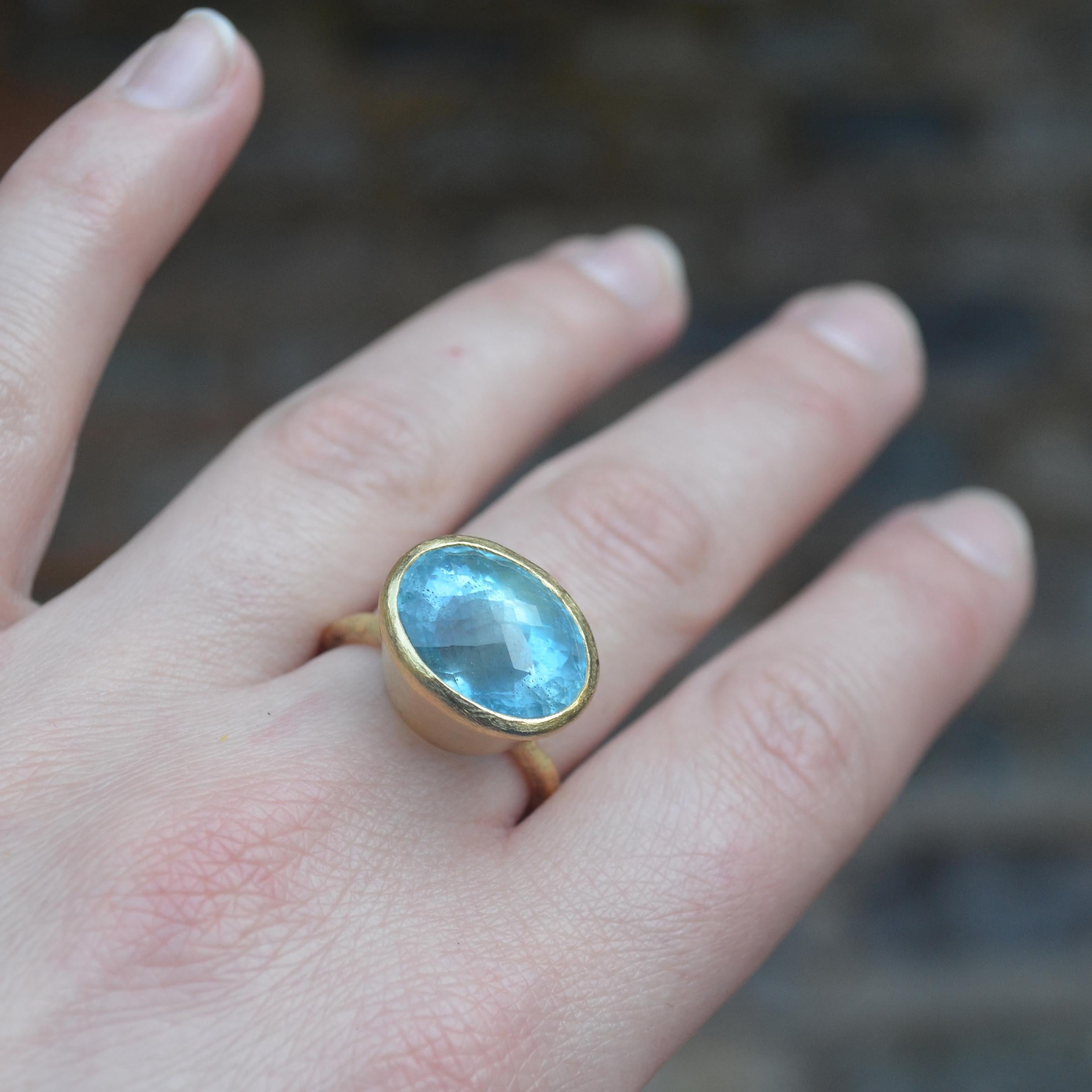 Oval Cut Deep Blue Aquamarine 18 Karat Gold Ring Handmade by Disa Allsopp For Sale