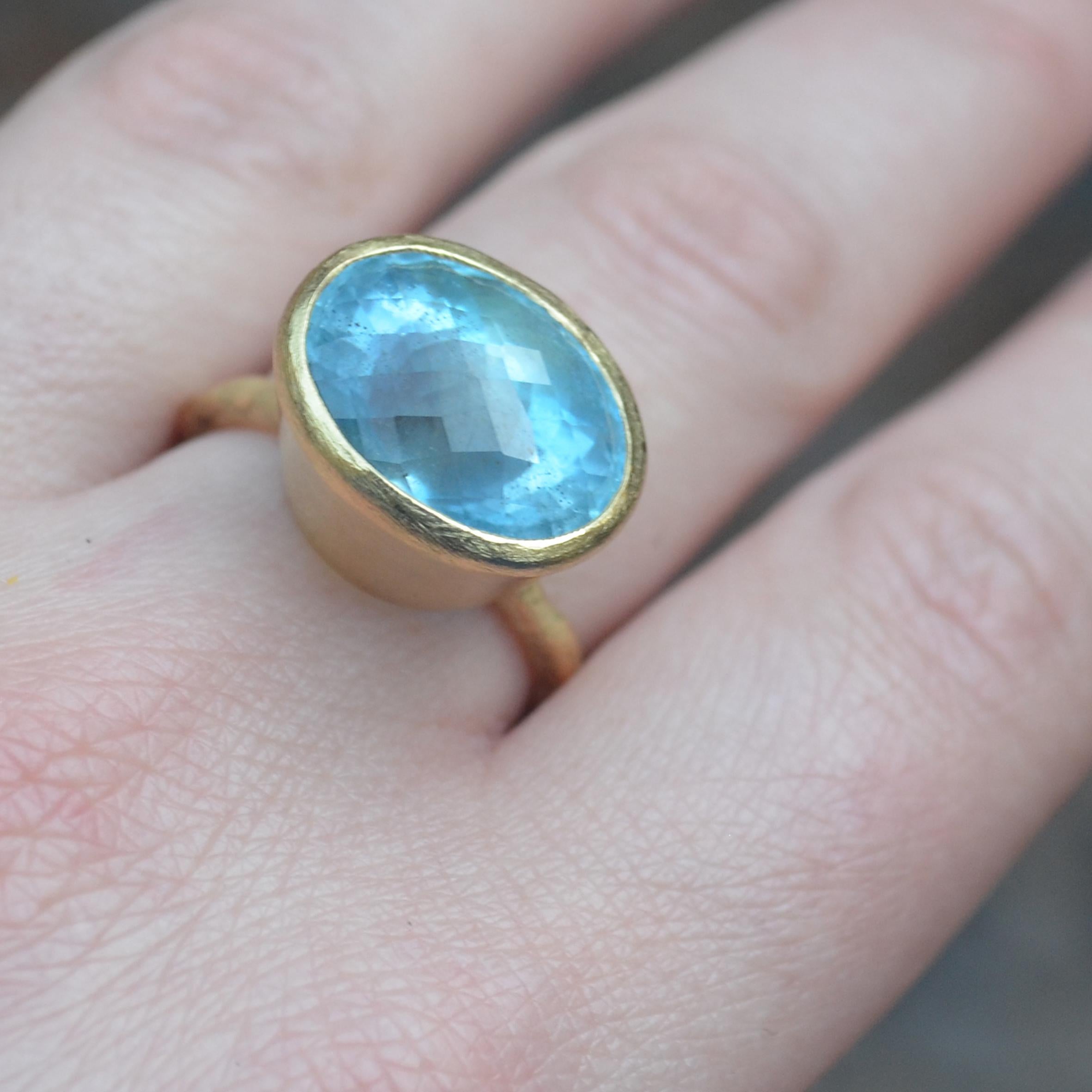 Deep Blue Aquamarine 18 Karat Gold Ring Handmade by Disa Allsopp In New Condition For Sale In London, GB