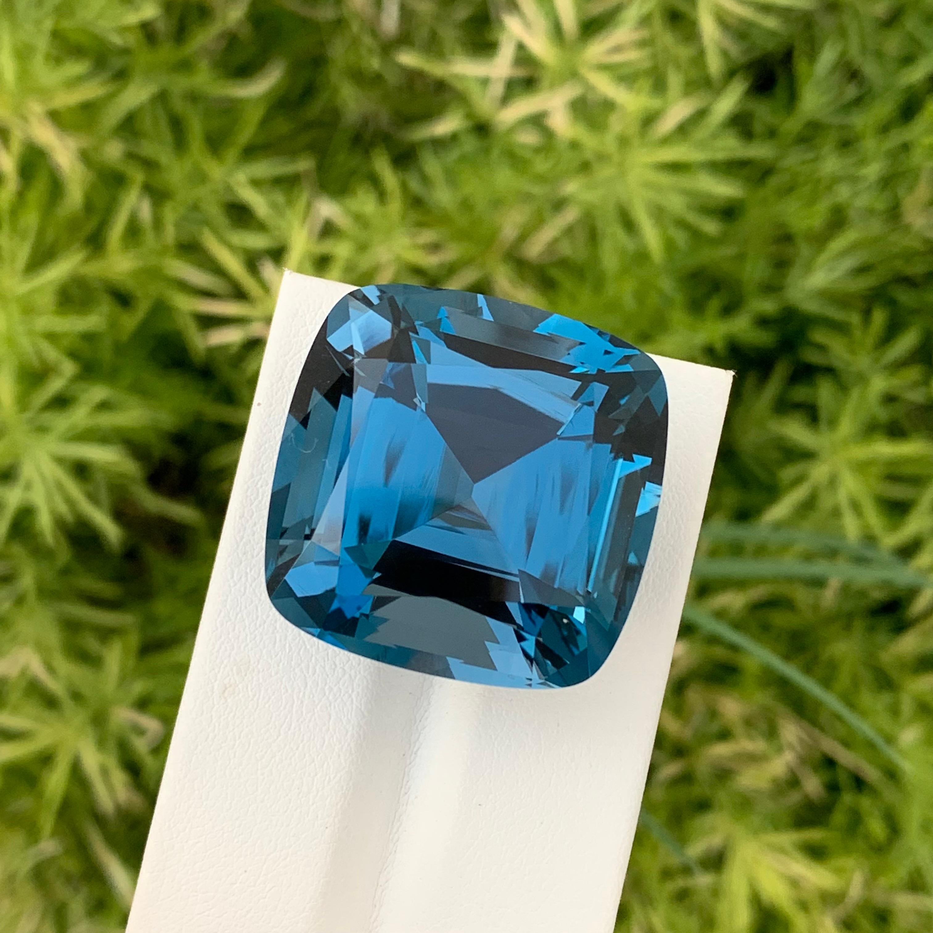 Square Cut Deep Blue Gigantic 94.20 Carat Faceted London Blue Topaz Perfect Square Shape For Sale