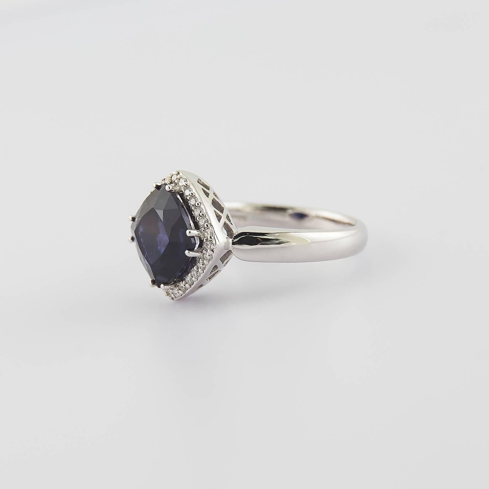 Modern Deep Blue Iolite Diamond Gold Ring