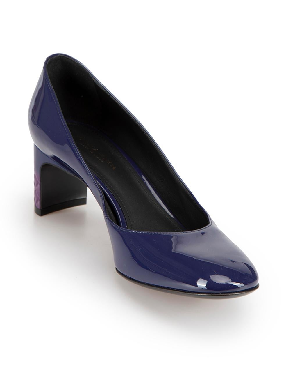 CONDITION is Very good. Hardly any visible wear to pumps is evident on this used Bottega Veneta designer resale item



Details


Deep blue

Patent leather

Slip-on pumps

Kitten heels

Round-toe

Ombré weave purple heel



 

Made in