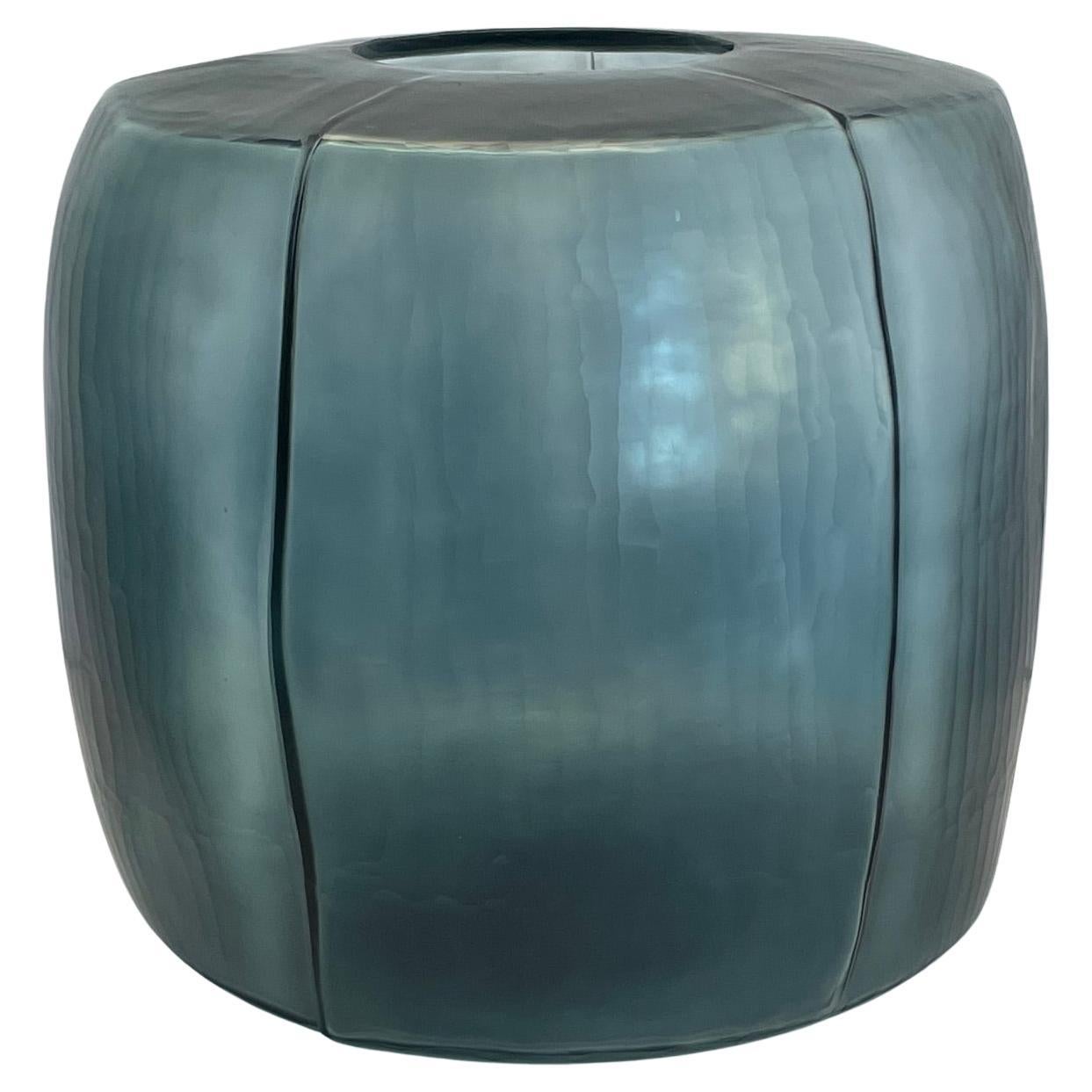 Vaso in vetro blu profondo a più lati, Romania, Contemporary
