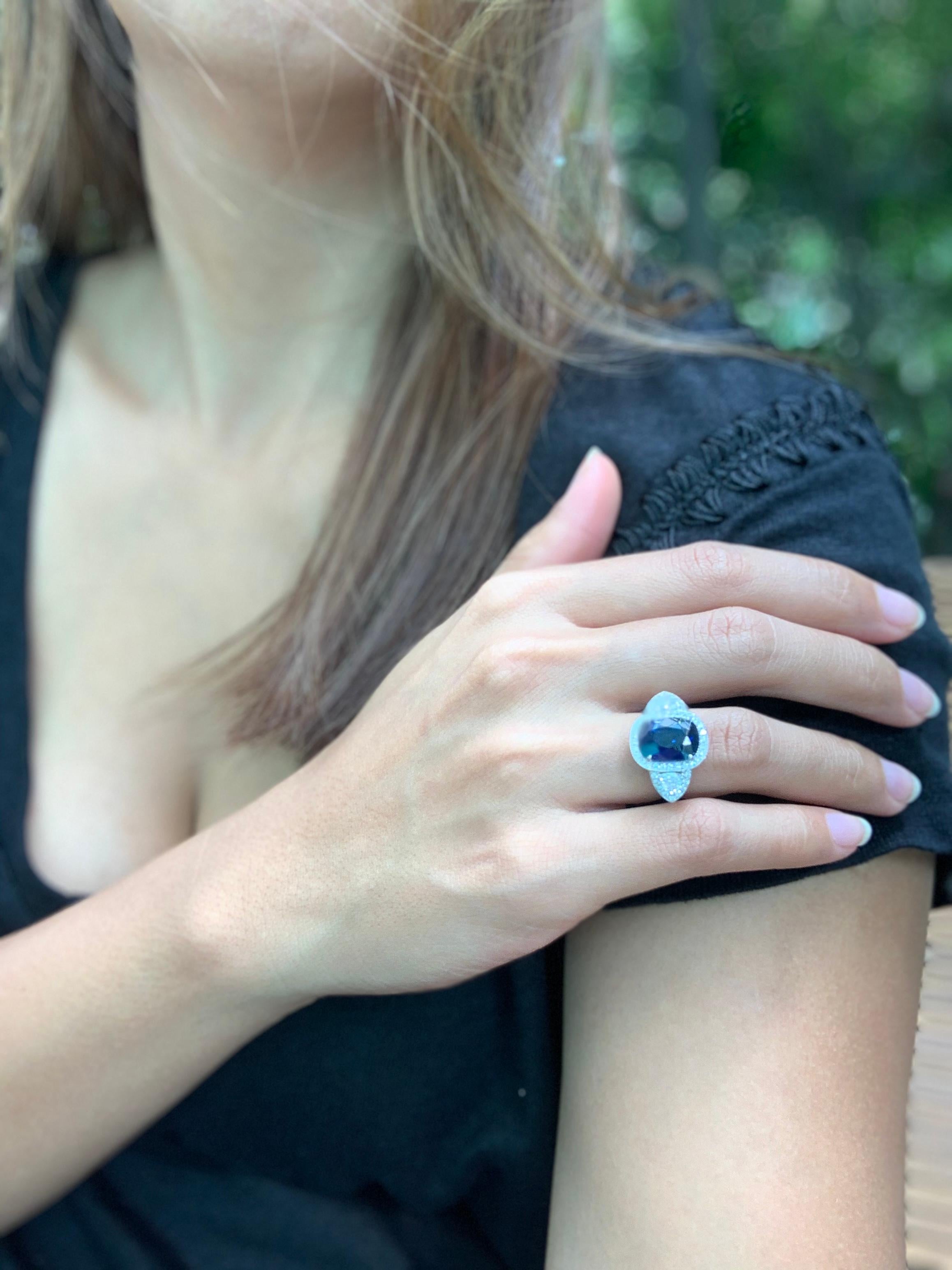 Trapezoid Cut Deep Blue Natural Sapphire and Diamond Ring For Sale