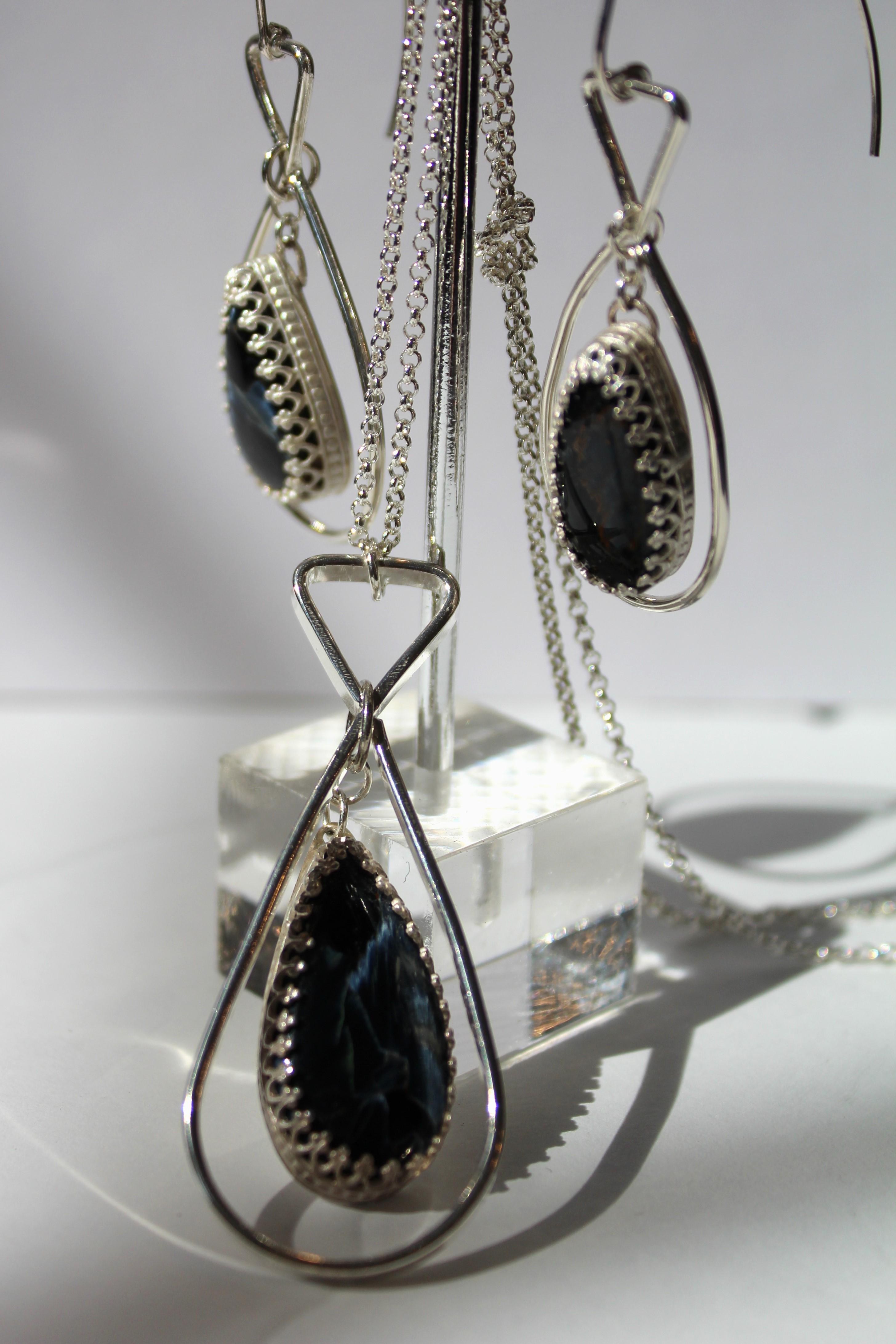 Dark Blue Pietersite Necklace and Earrings Set For Sale