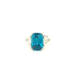 18 Karat Gold Deep Blue Zircon 16.61 Carat Ring with Diamonds 1.50 Carat