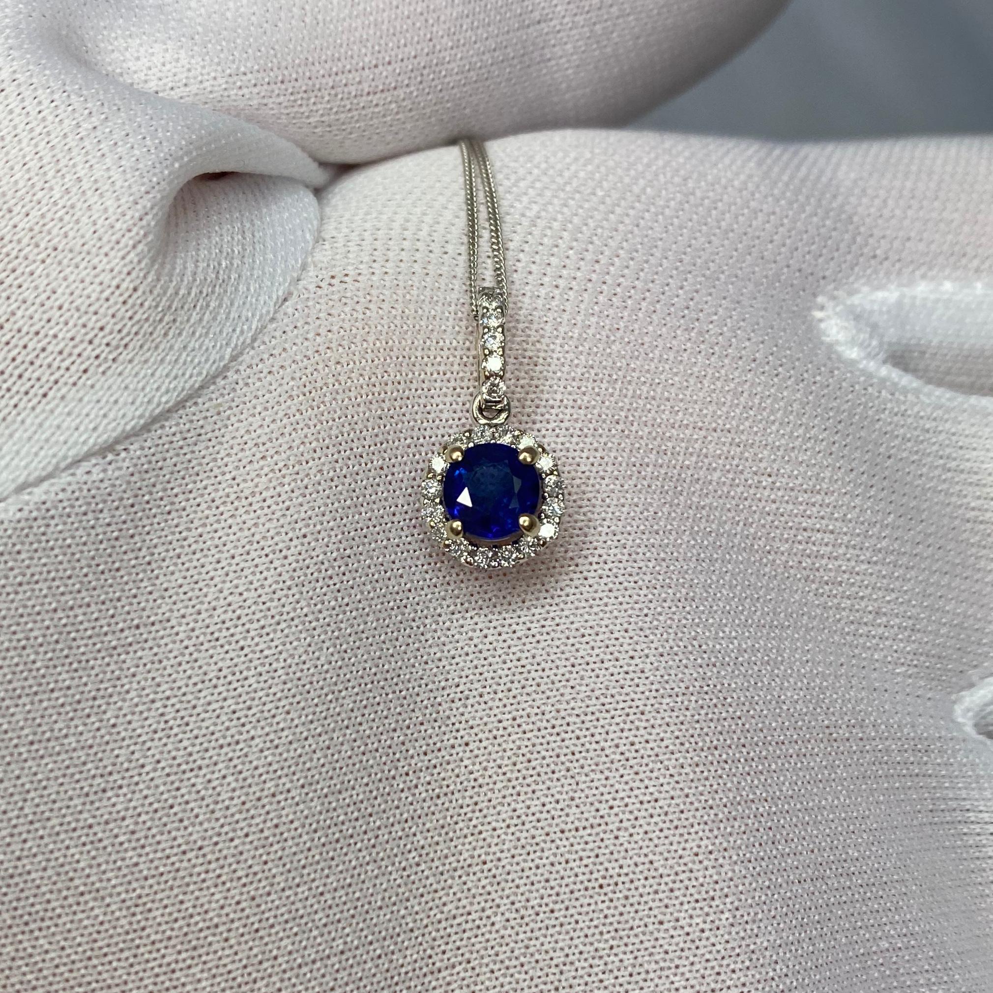 Deep Blue Sapphire and Diamond Round Cut 18 Karat Gold Halo Cluster Pendant In New Condition In Birmingham, GB