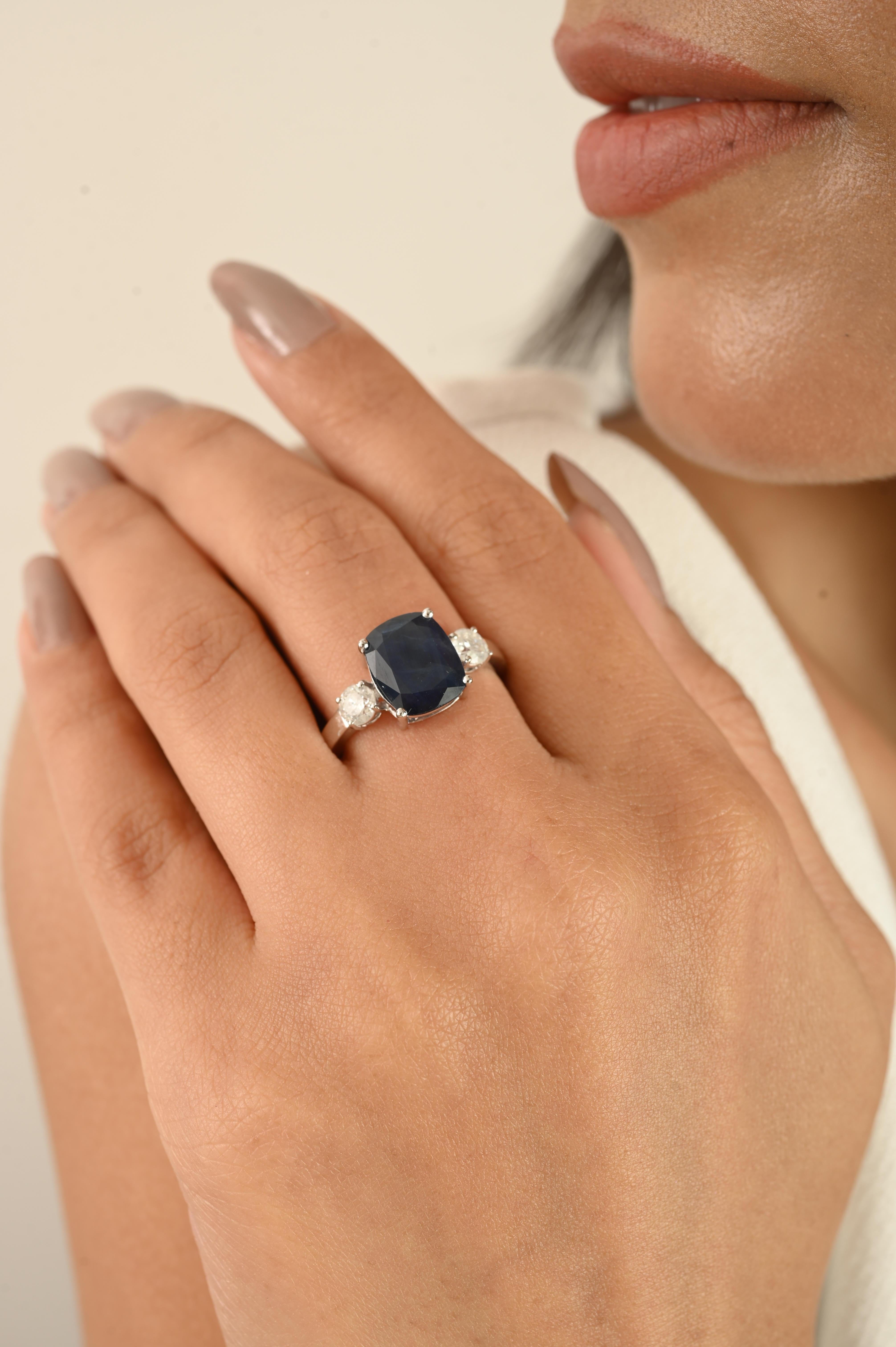 in vendita:  Anello a tre pietre con zaffiro blu intenso e diamante in oro bianco 14k Regalo per donne 6