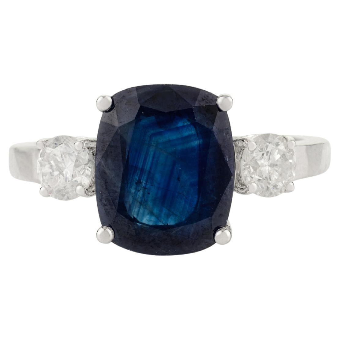 in vendita:  Anello a tre pietre con zaffiro blu intenso e diamante in oro bianco 14k Regalo per donne