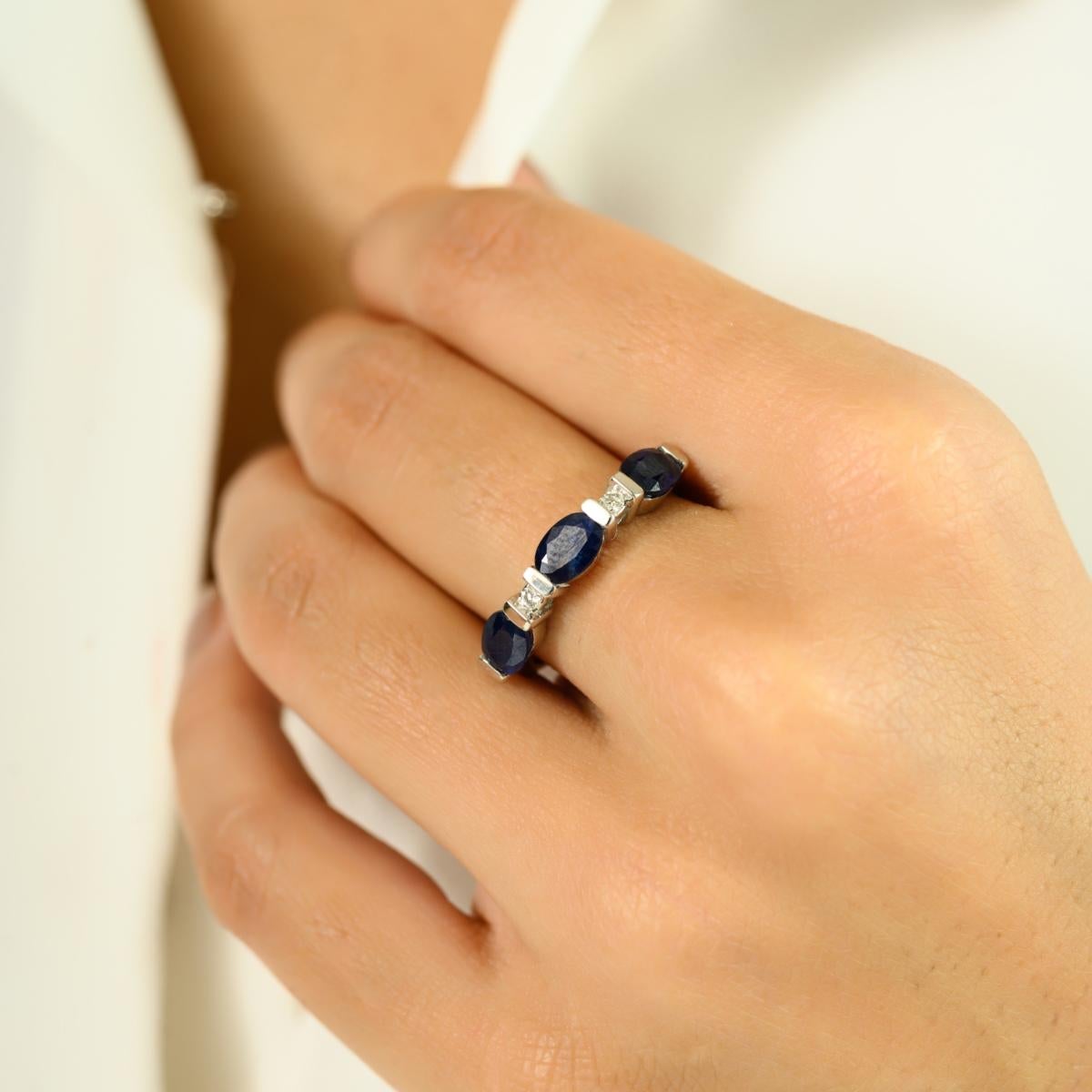 En vente :  Bague en or blanc 14k avec saphir bleu profond et diamant Cadeau pour elle 6