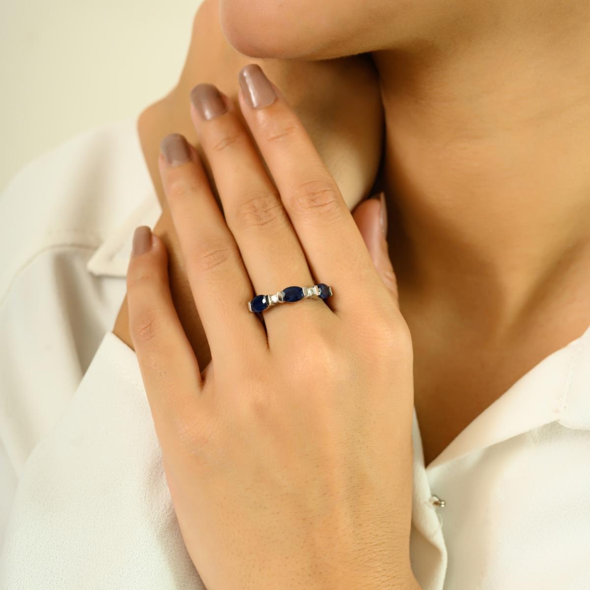 En vente :  Bague en or blanc 14k avec saphir bleu profond et diamant Cadeau pour elle 8