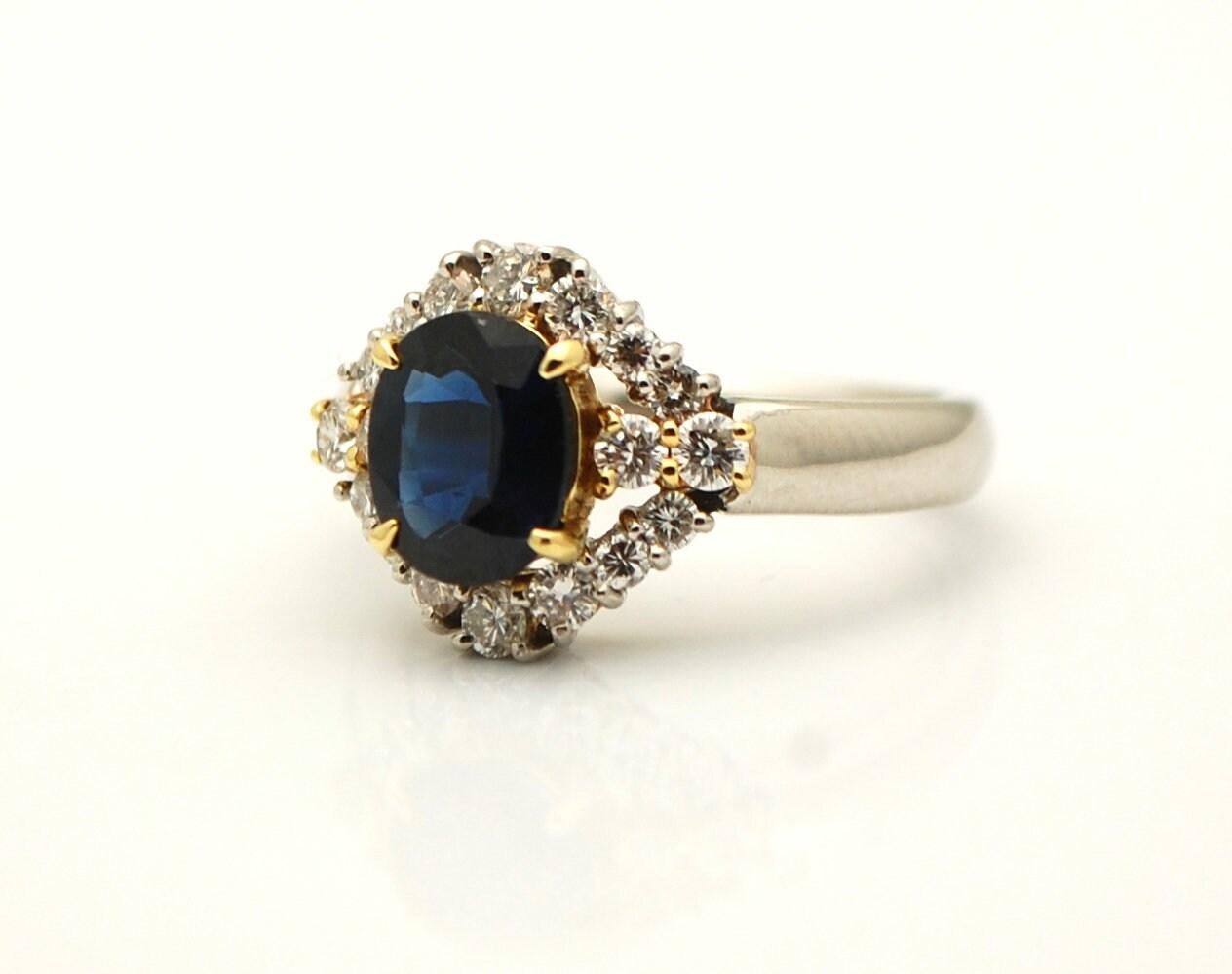 Women's or Men's Deep Blue sapphire diamond ring in platinum For Sale