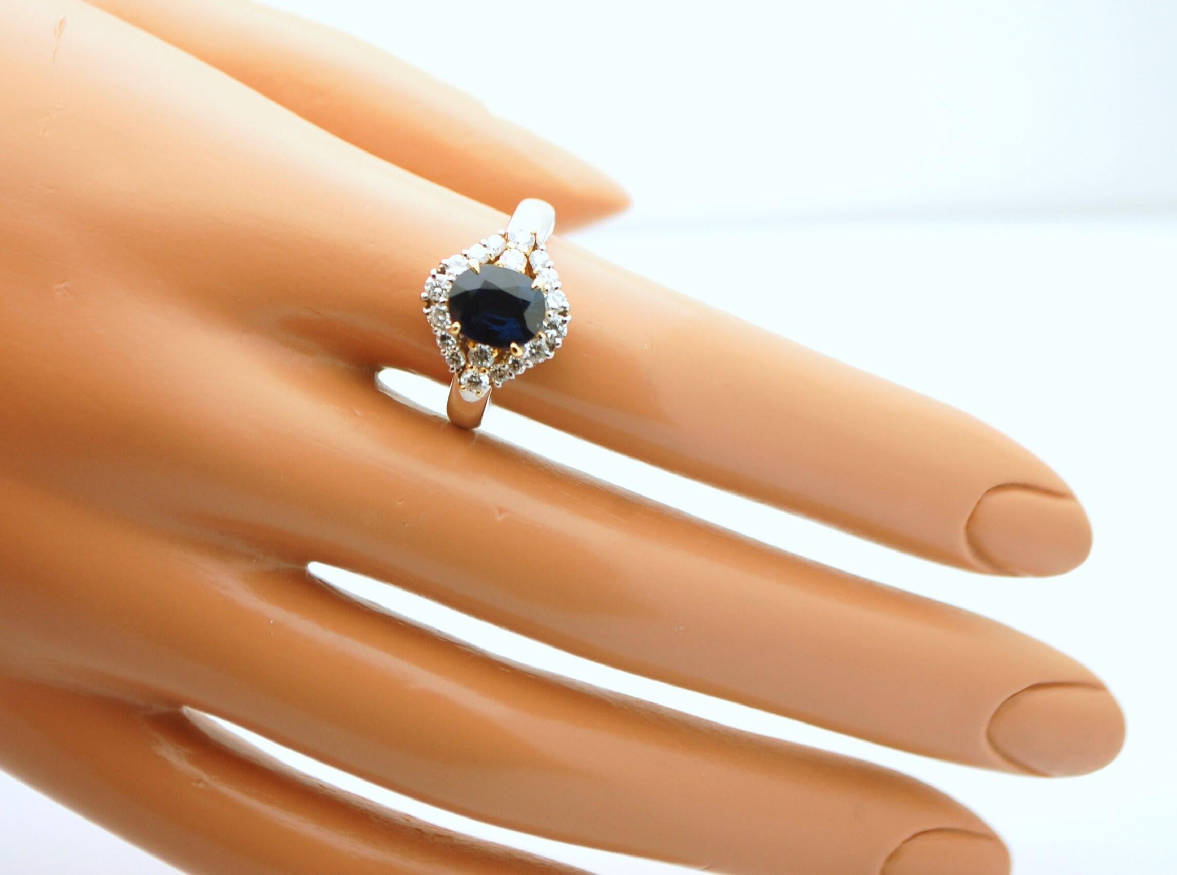 Deep Blue sapphire diamond ring in platinum For Sale 1