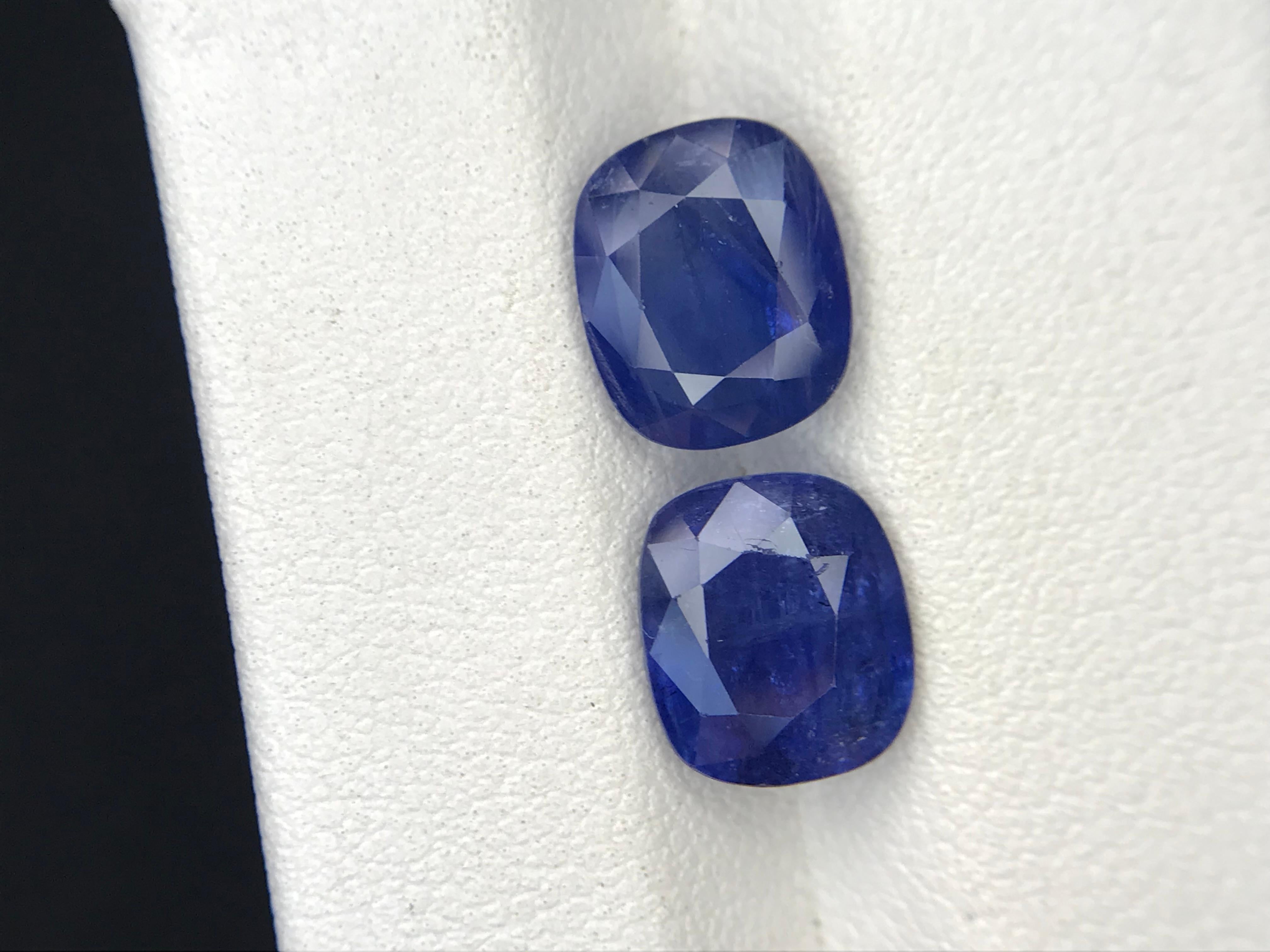 Set di gemme sciolte di zaffiro blu profondo 6,91 carati con taglio a cuscino per orecchini in vendita 2