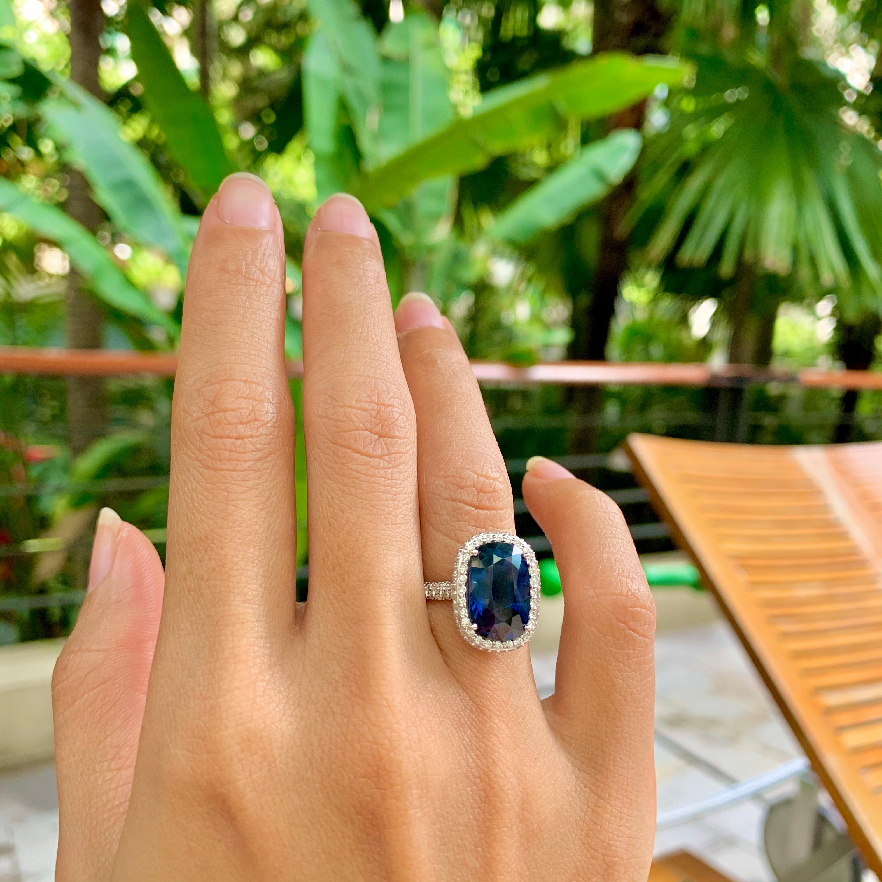 Brilliant Cut Deep Blue Sapphire Ring with Pavé Diamond For Sale