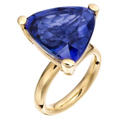 Lilly Hastedt Deep Blue Trillion Tanzanite 18 Karat Yellow Gold Cocktail Ring