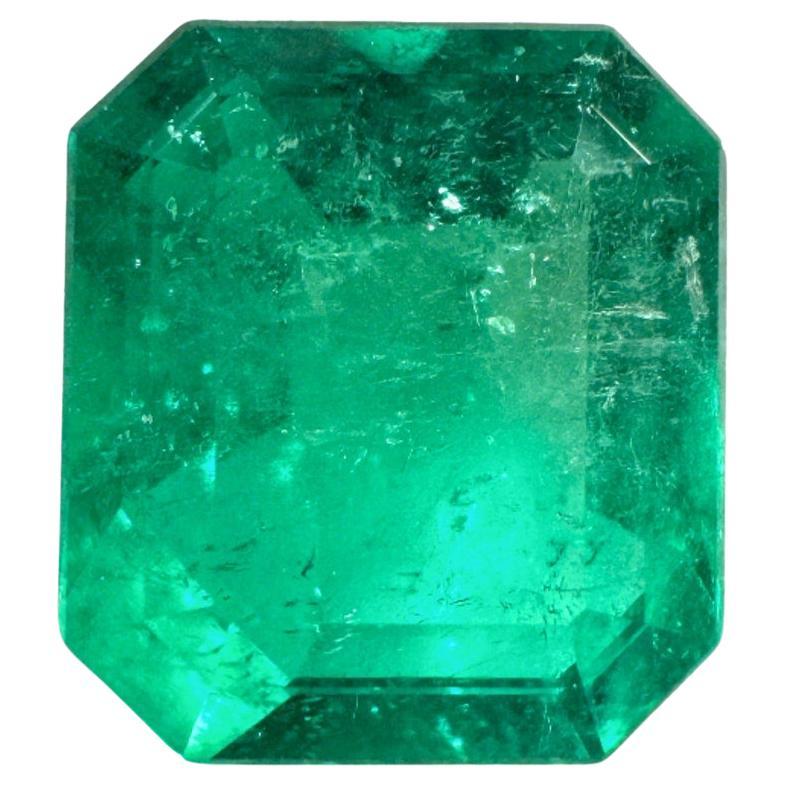 Gema Esmeralda Colombiana Chivor talla esmeralda de 2,63 quilates, azul profundo - piedra de nacimiento de mayo
