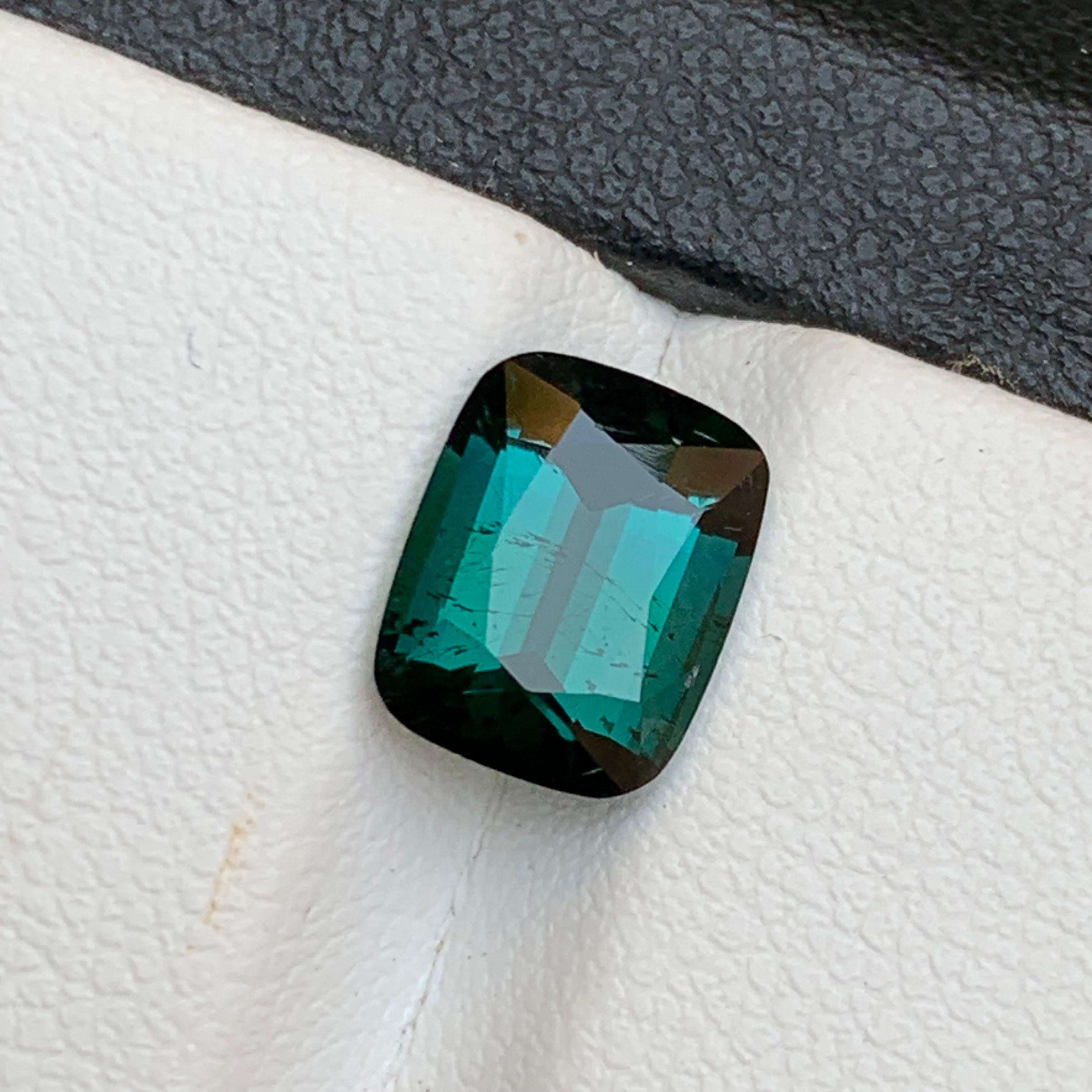 Deep Bluish Green Natural Tourmaline Ring Gemstone 2.35 Ct Cushion Cut-Jewelry In New Condition For Sale In Peshawar, PK